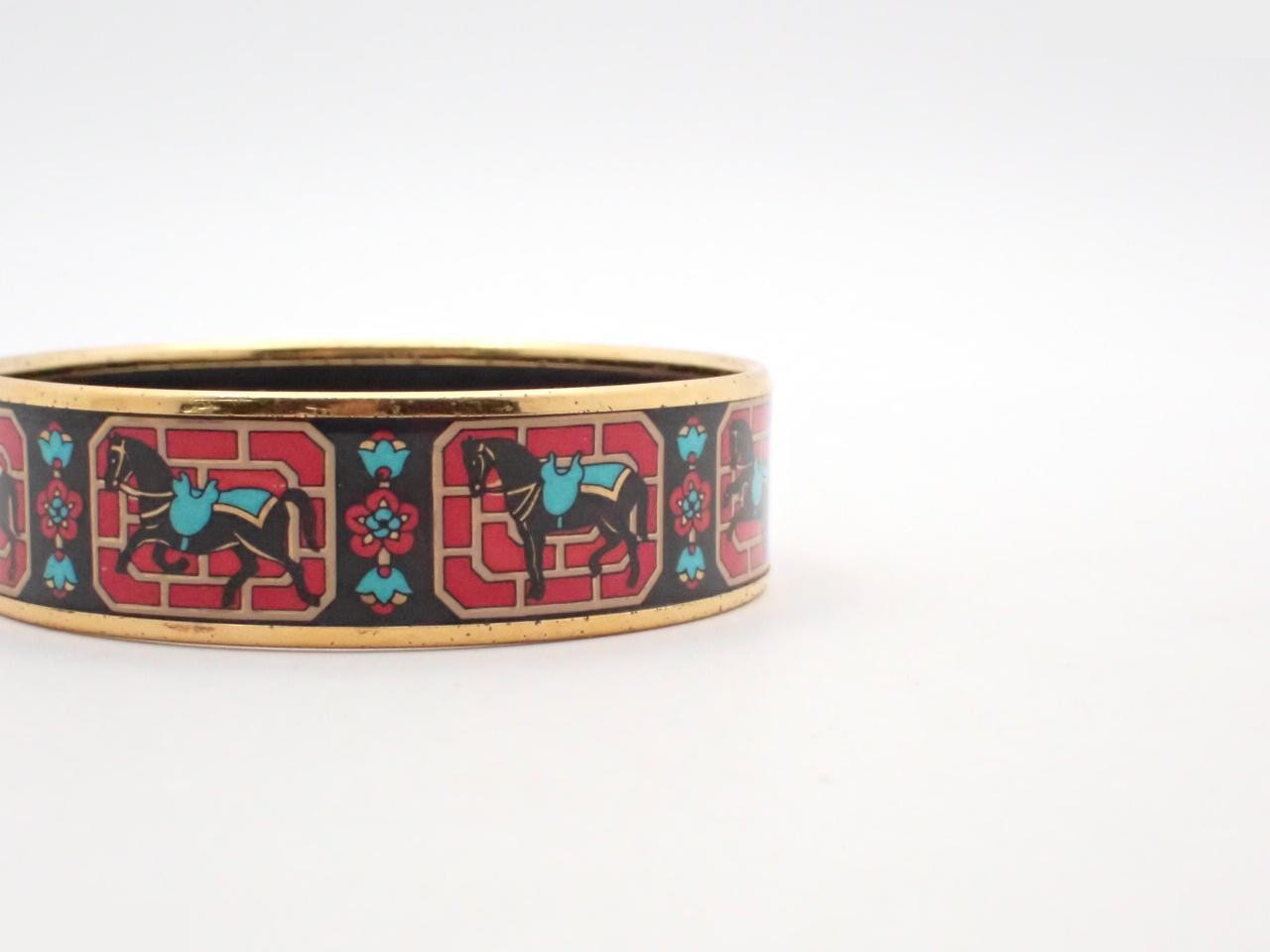 Bangle, wrist circumference approximately 19 cm — view 3