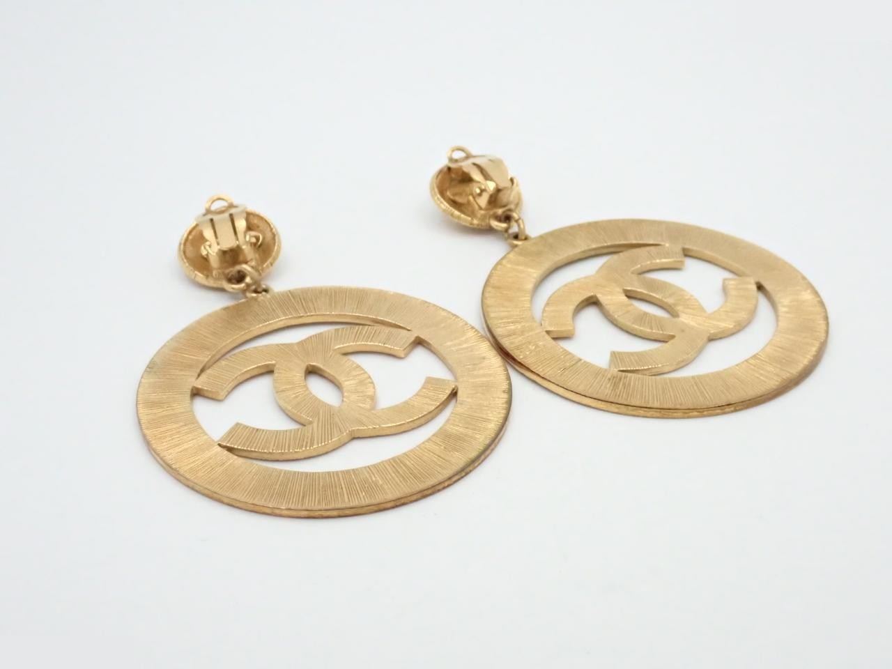 Vintage Classic (Precious Metal) Earrings - 29 — view 2