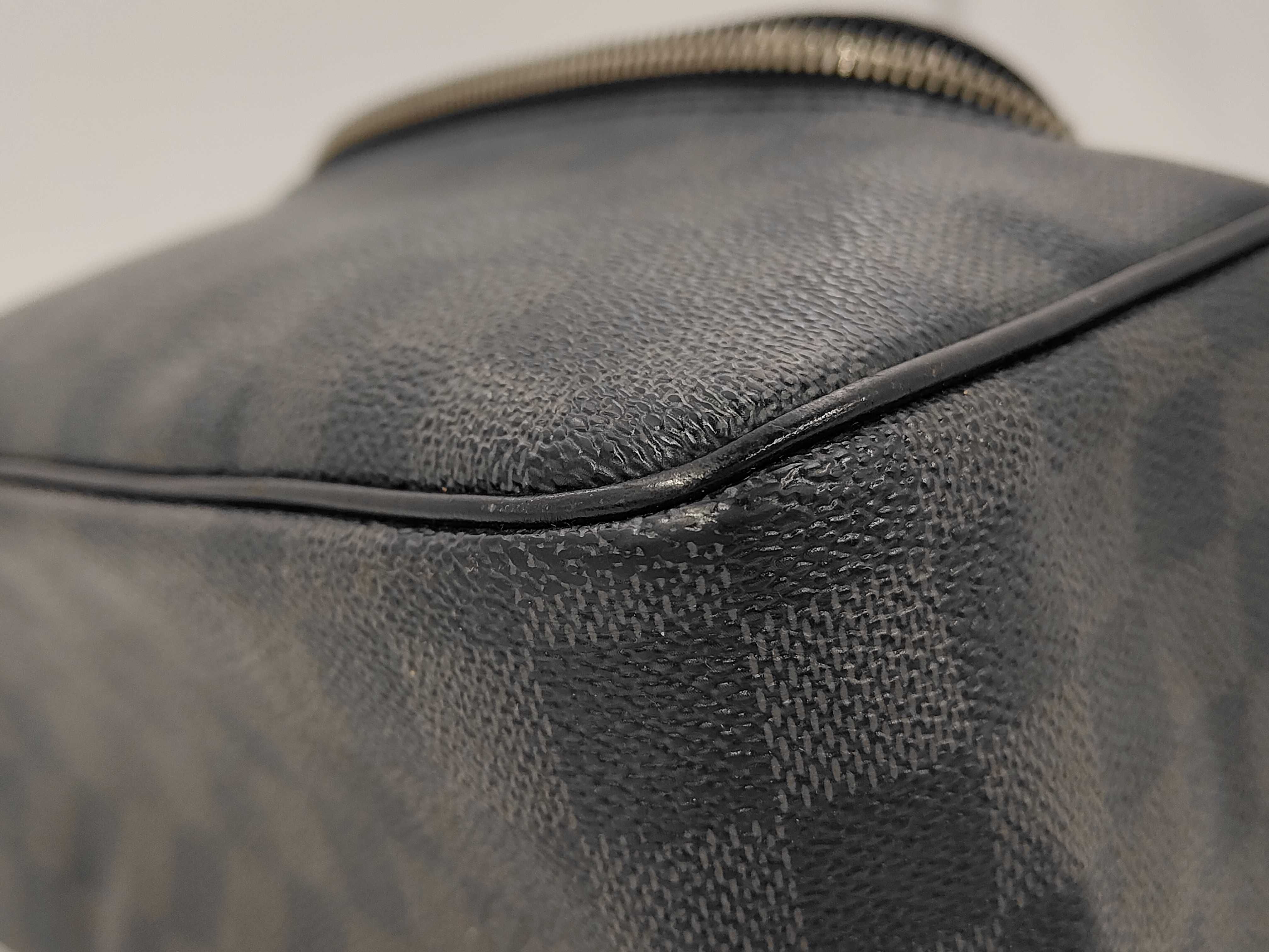Damier Graphite Toiletry Pouch — view 11