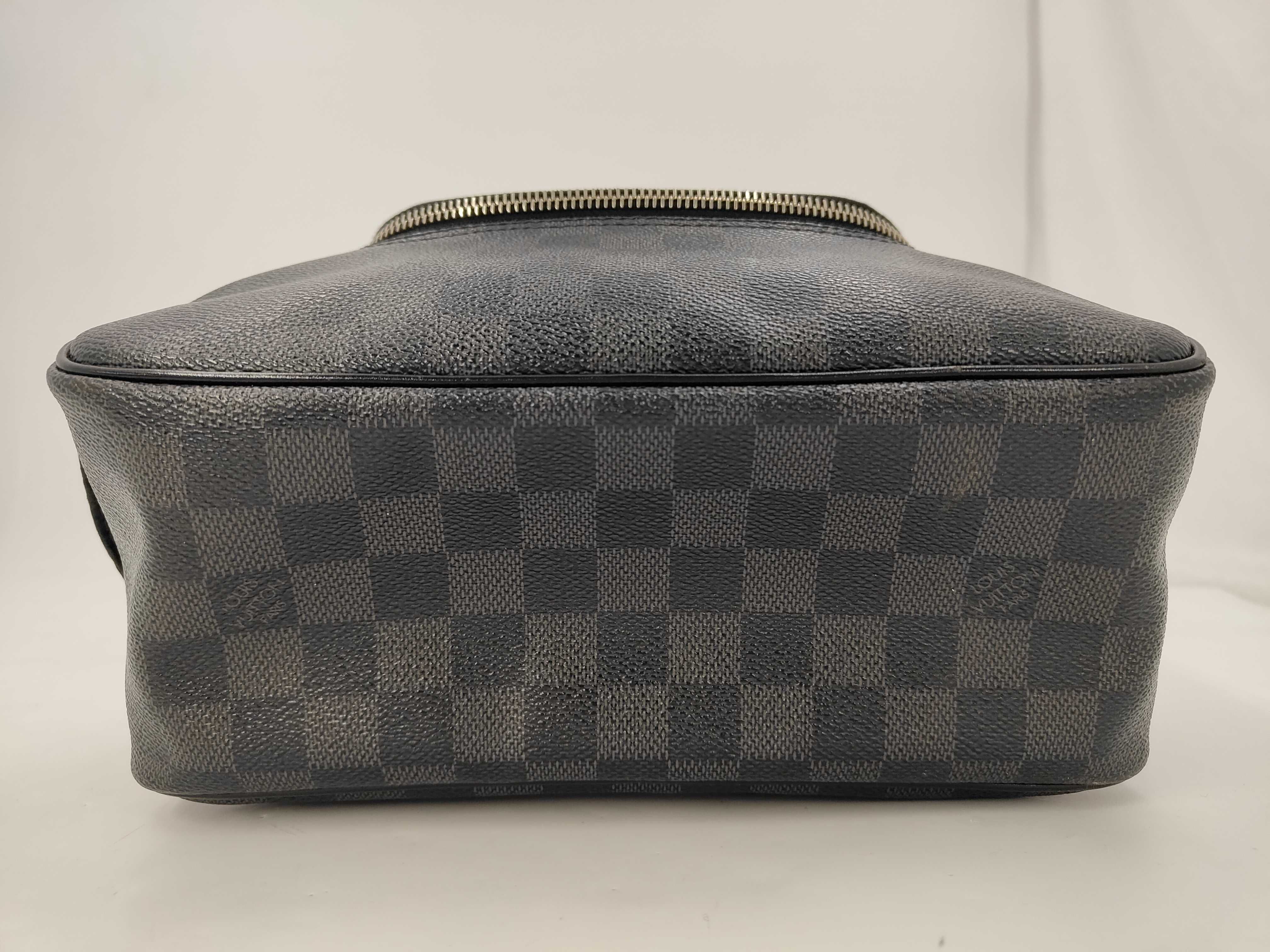 Damier Graphite Toiletry Pouch — view 12