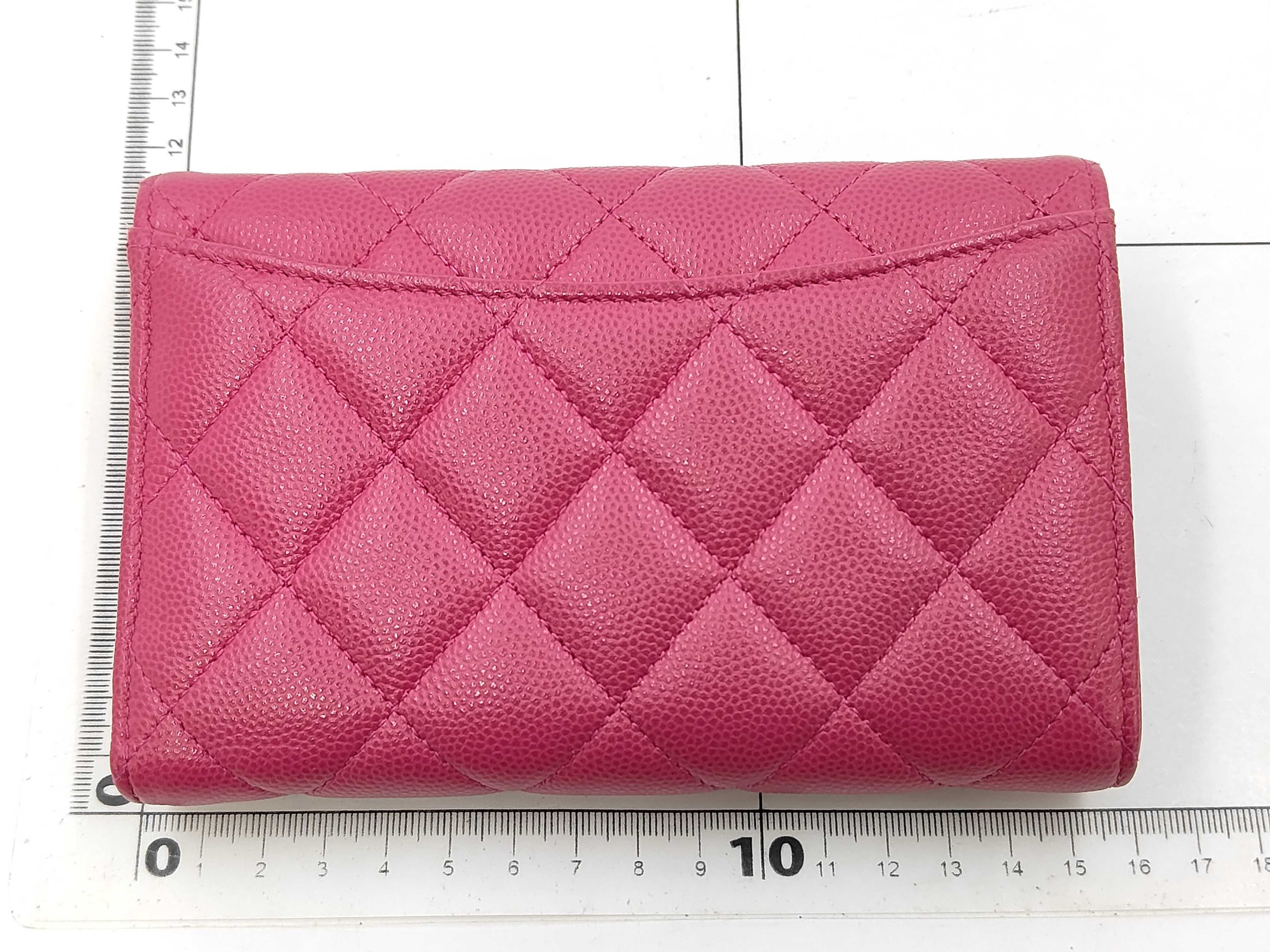 Matelassé Caviar Skin Tri-fold Wallet GC2XTJK5 — view 2