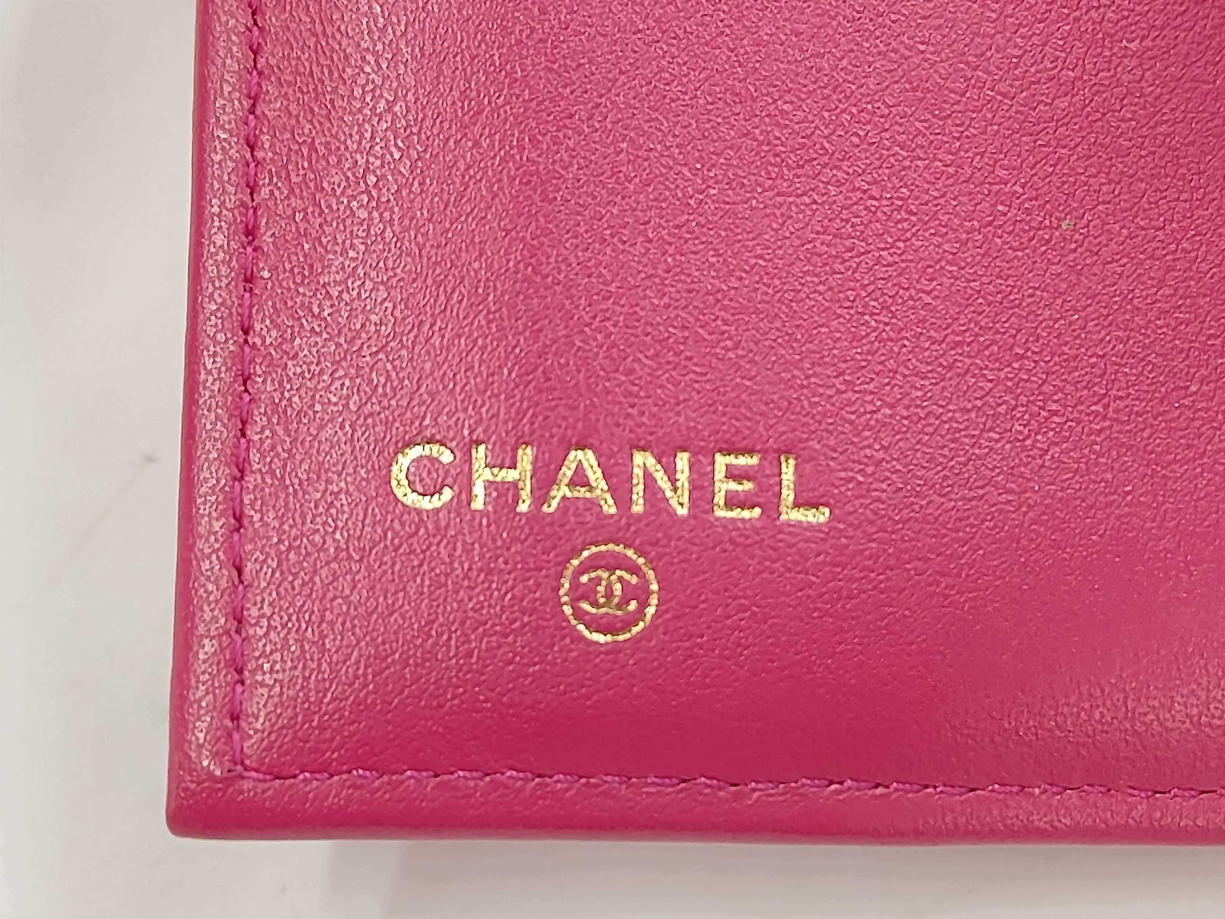 Matelassé Caviar Skin Tri-fold Wallet GC2XTJK5 — view 9