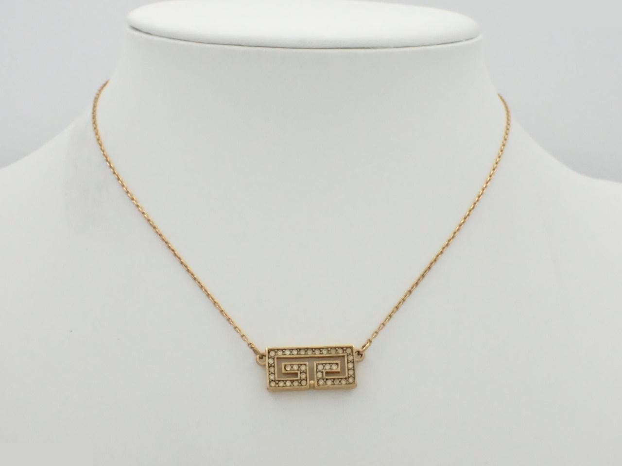 Other lines: Precious metals, necklaces, pendants. Neck circumference approximately 38 cm. — view 3