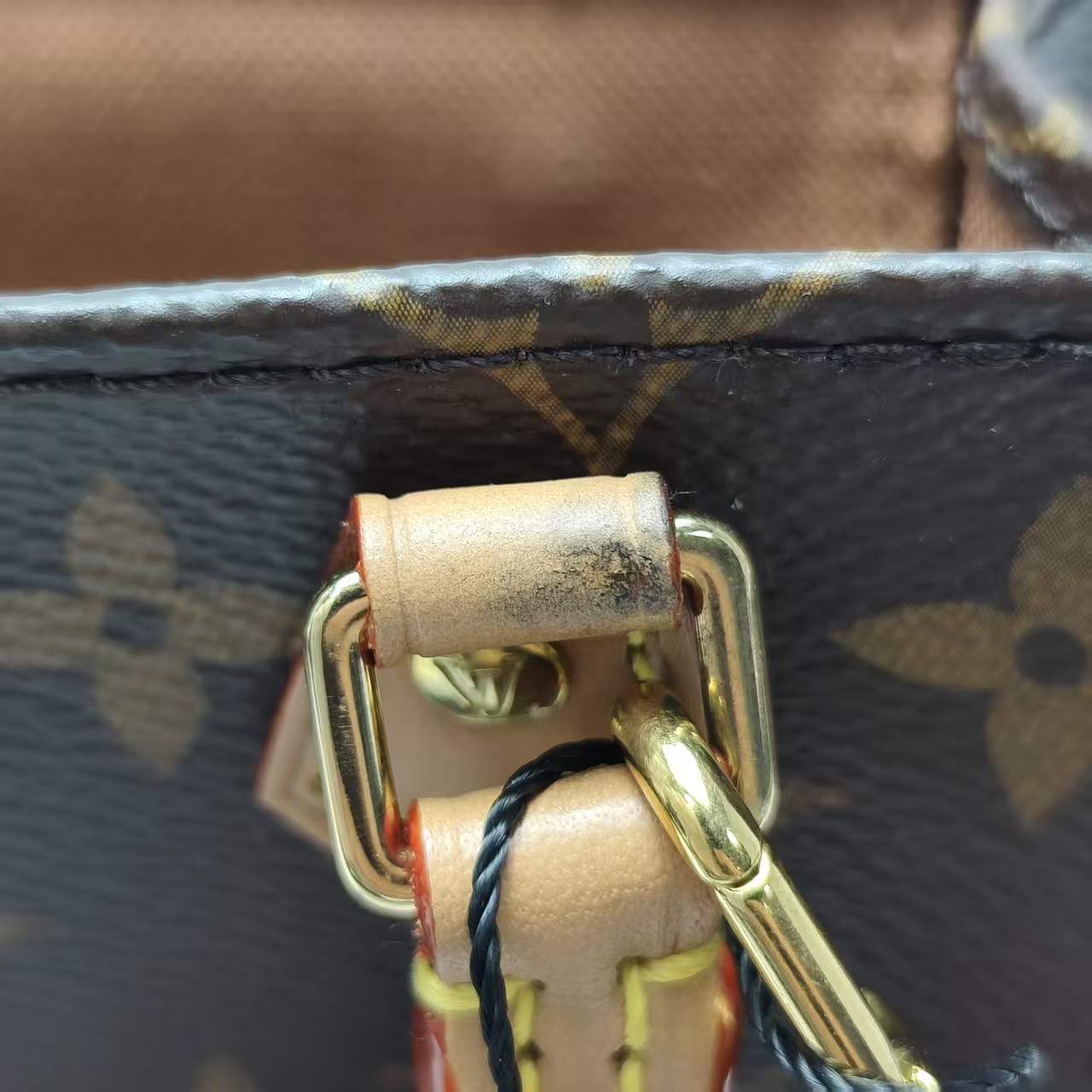 【*Shipped from: China*】LOUIS VUITTON Sac Plat PU Shoulder Bag — view 9