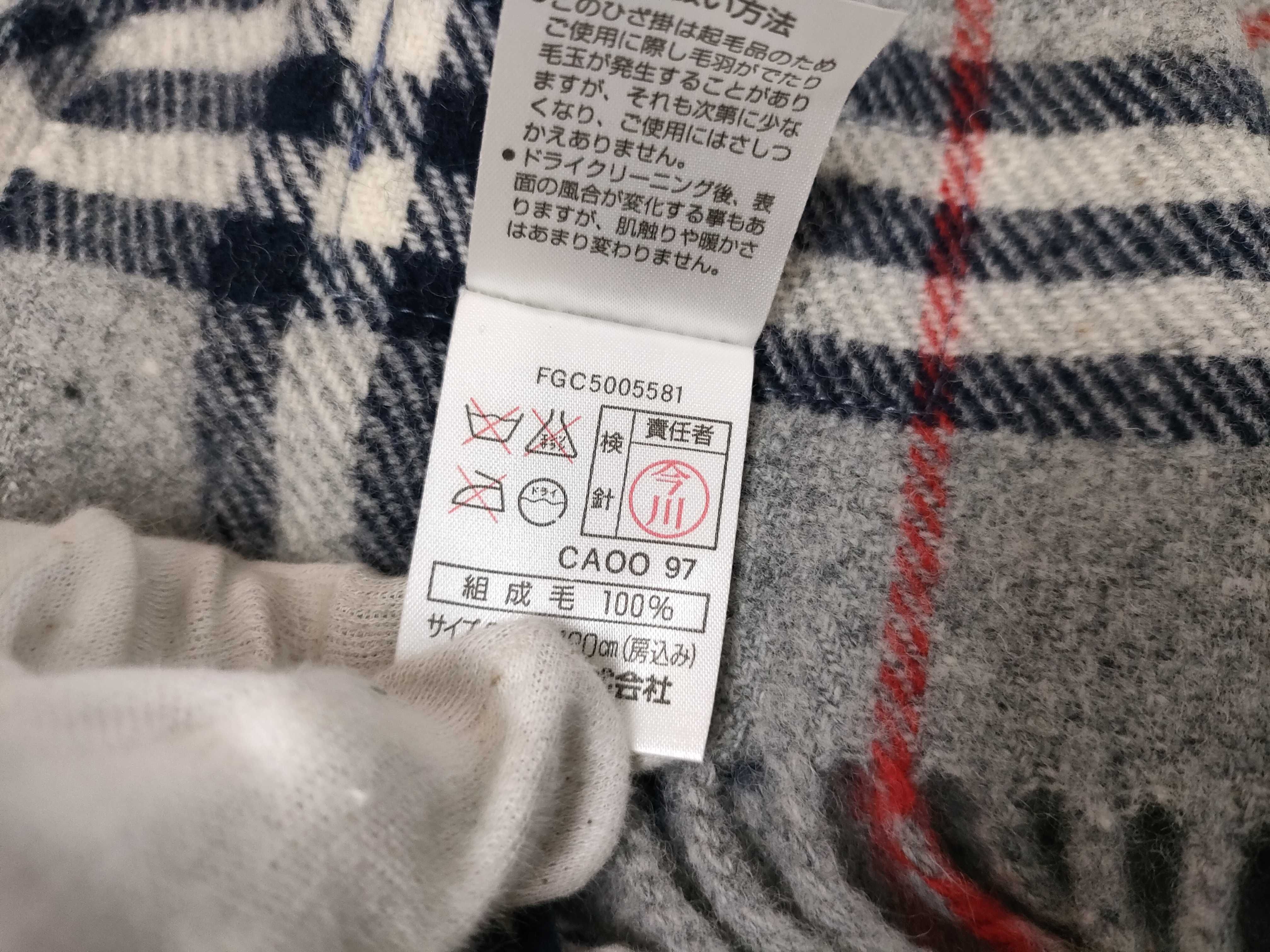 wool shawl/blanket in gray, other accessories. — view 5