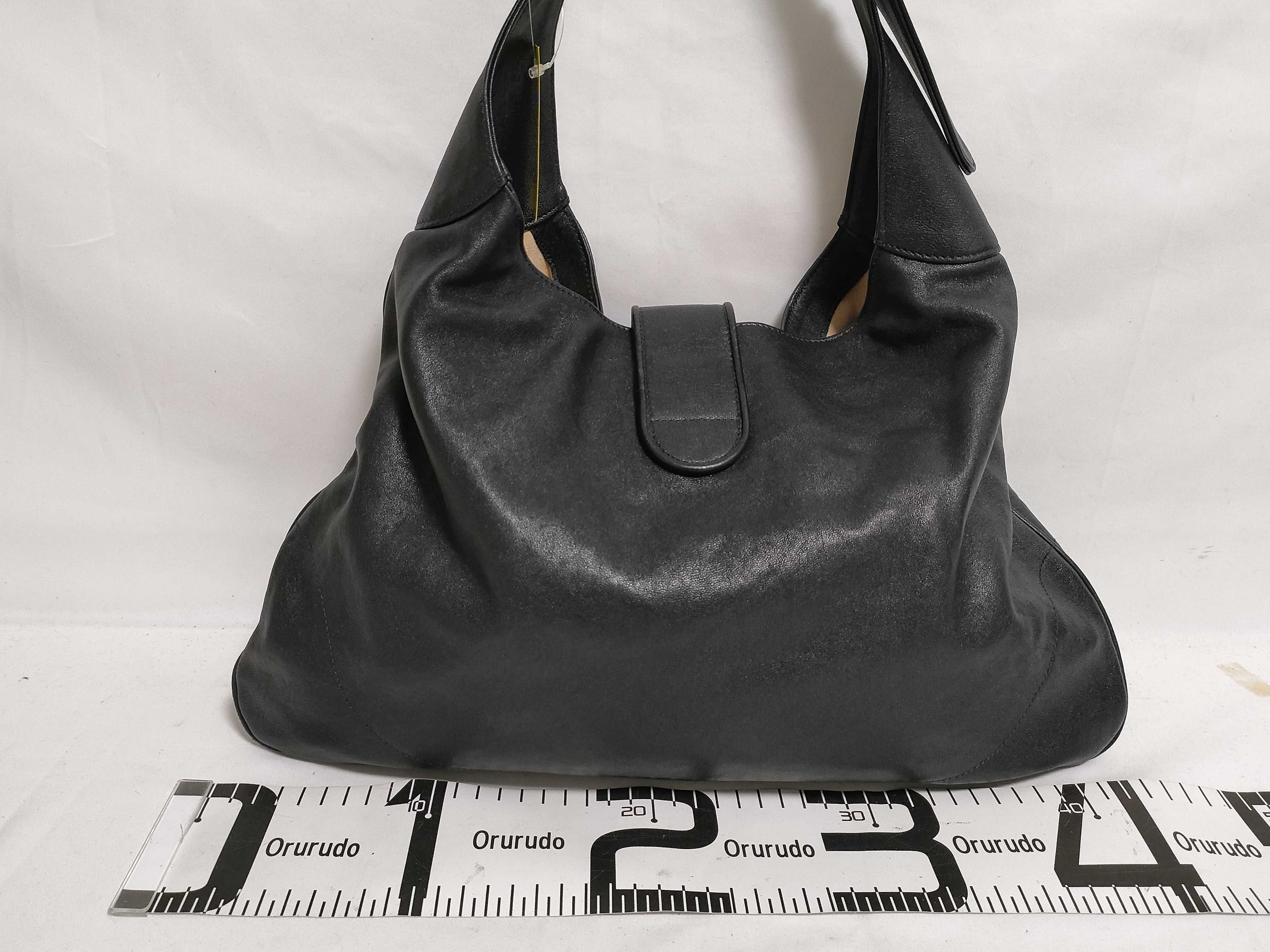 GG Marmont One-Shoulder Bag — view 2