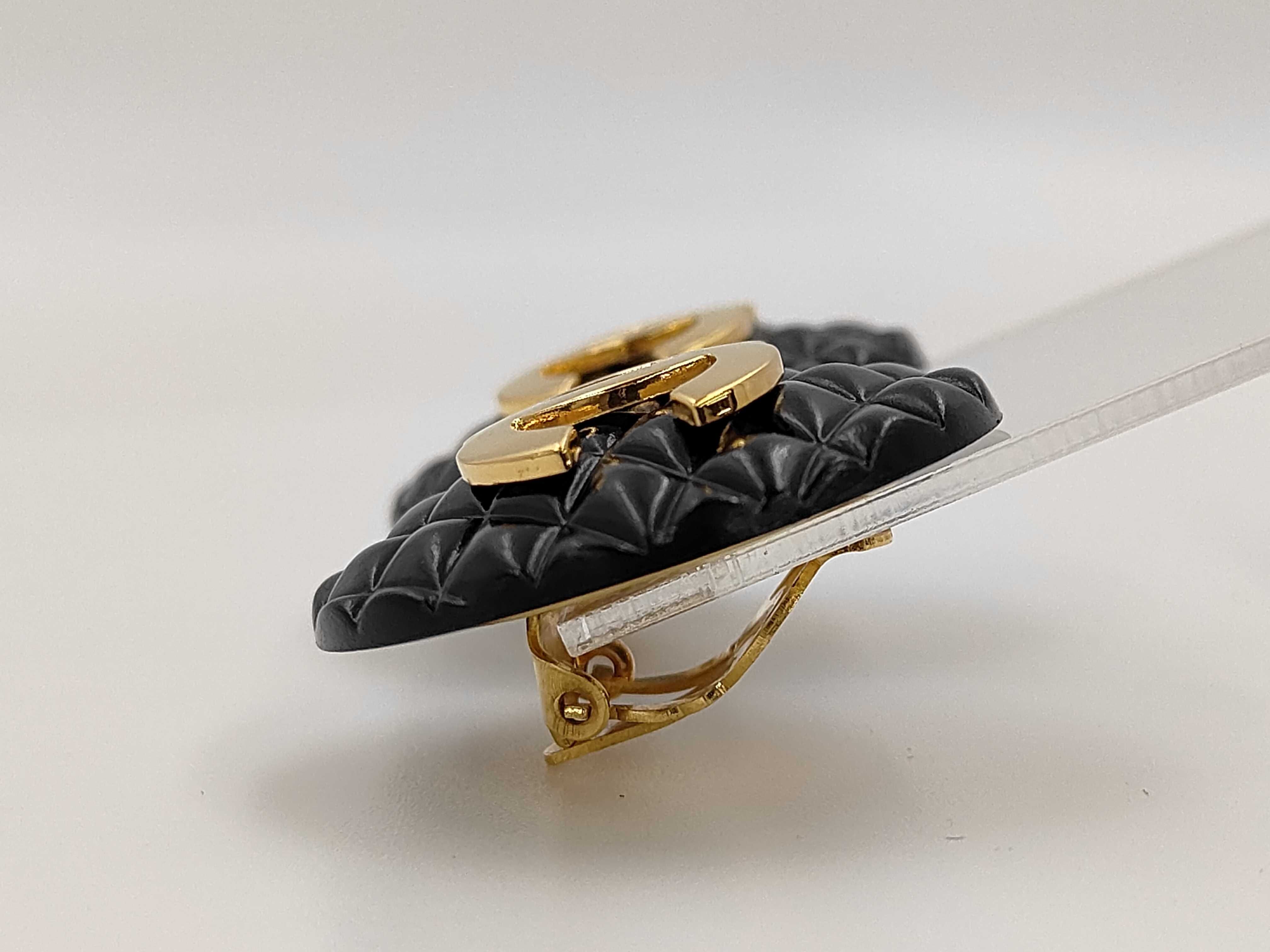 Matelassé Coco Mark Black Gold Earrings — view 3