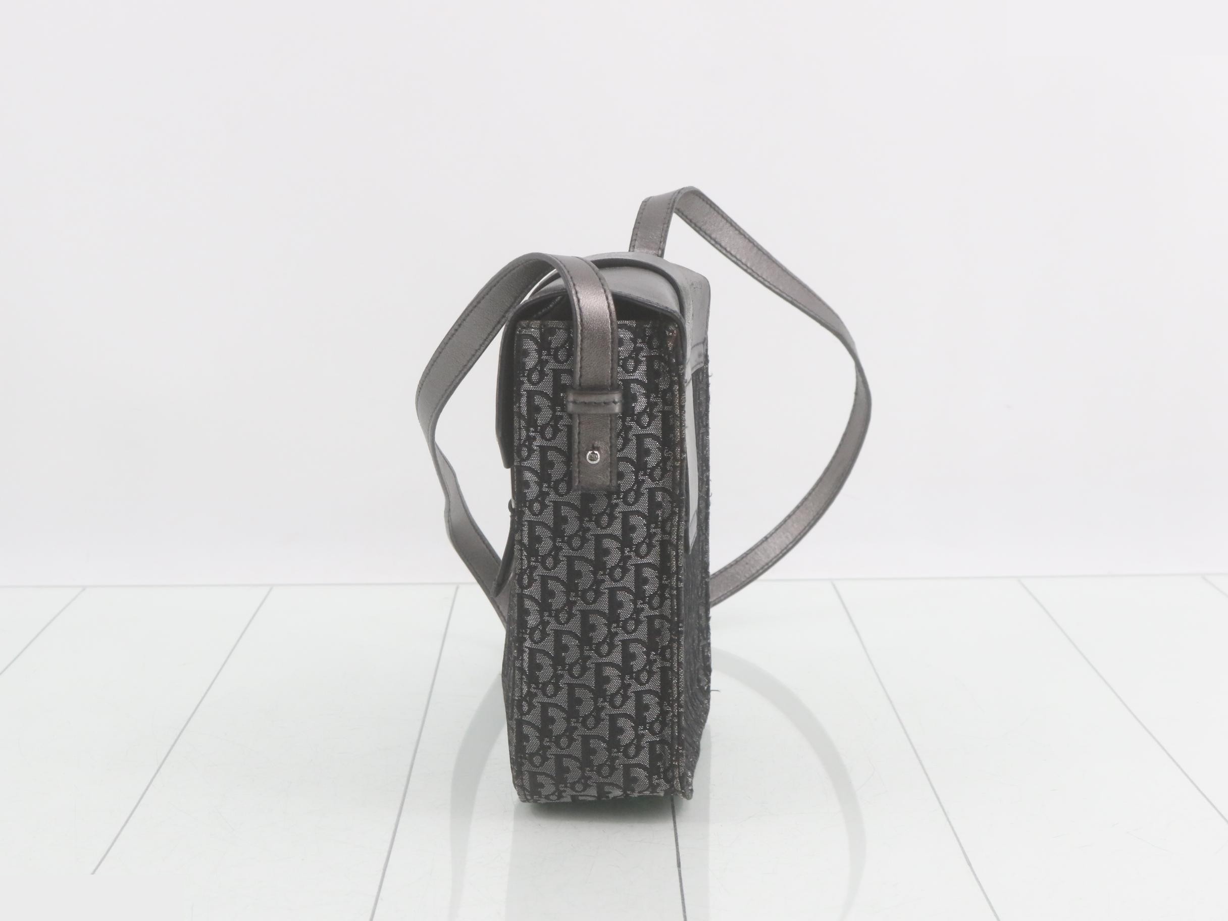 Street Chic Shoulder Bag — view 3