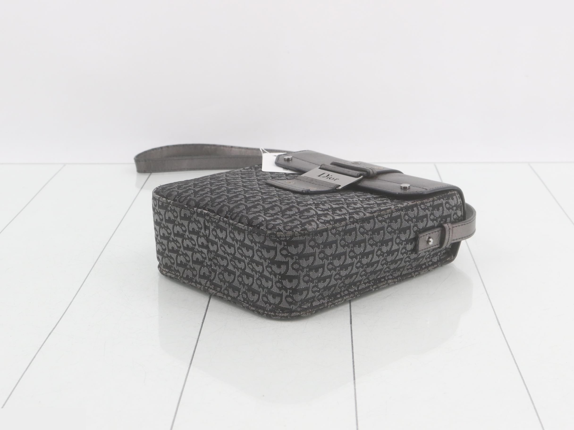 Street Chic Shoulder Bag — view 6