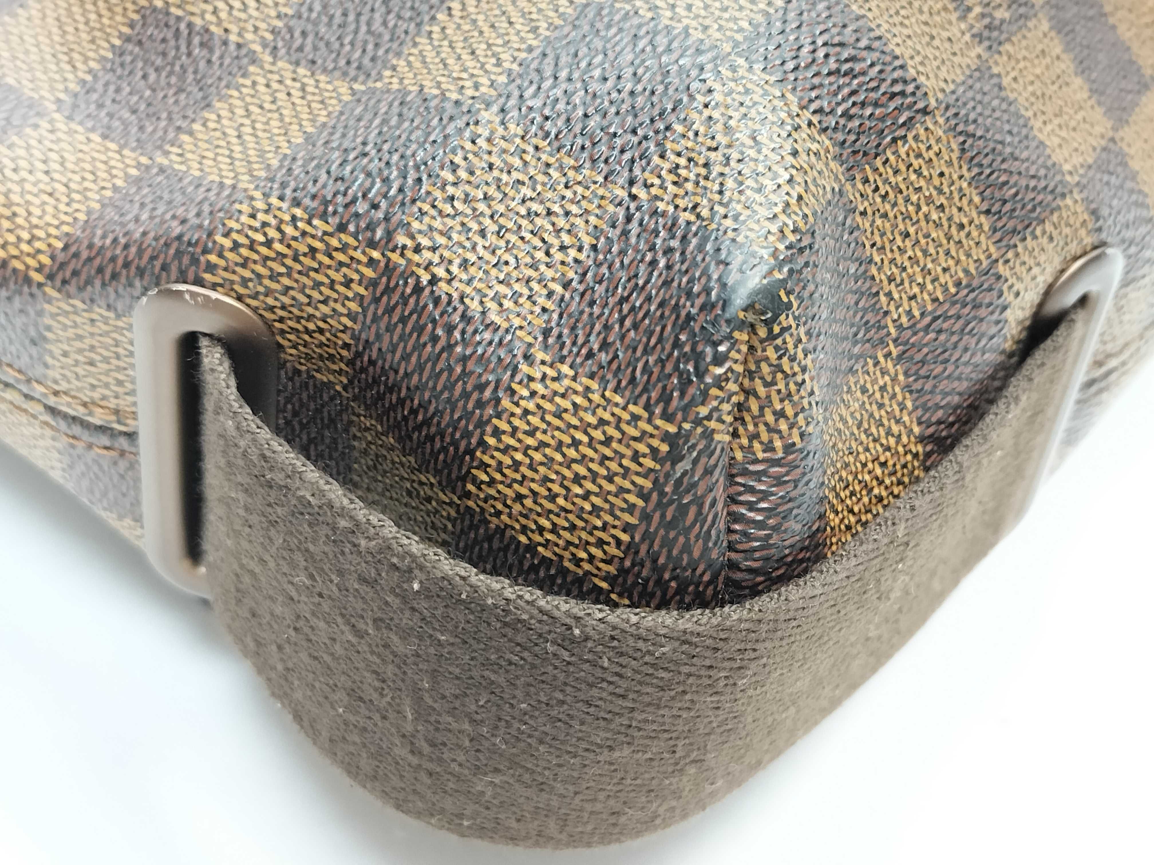 Damier Louis Vuitton Brooklyn MM Damier Ebene Shoulder Bag — view 3