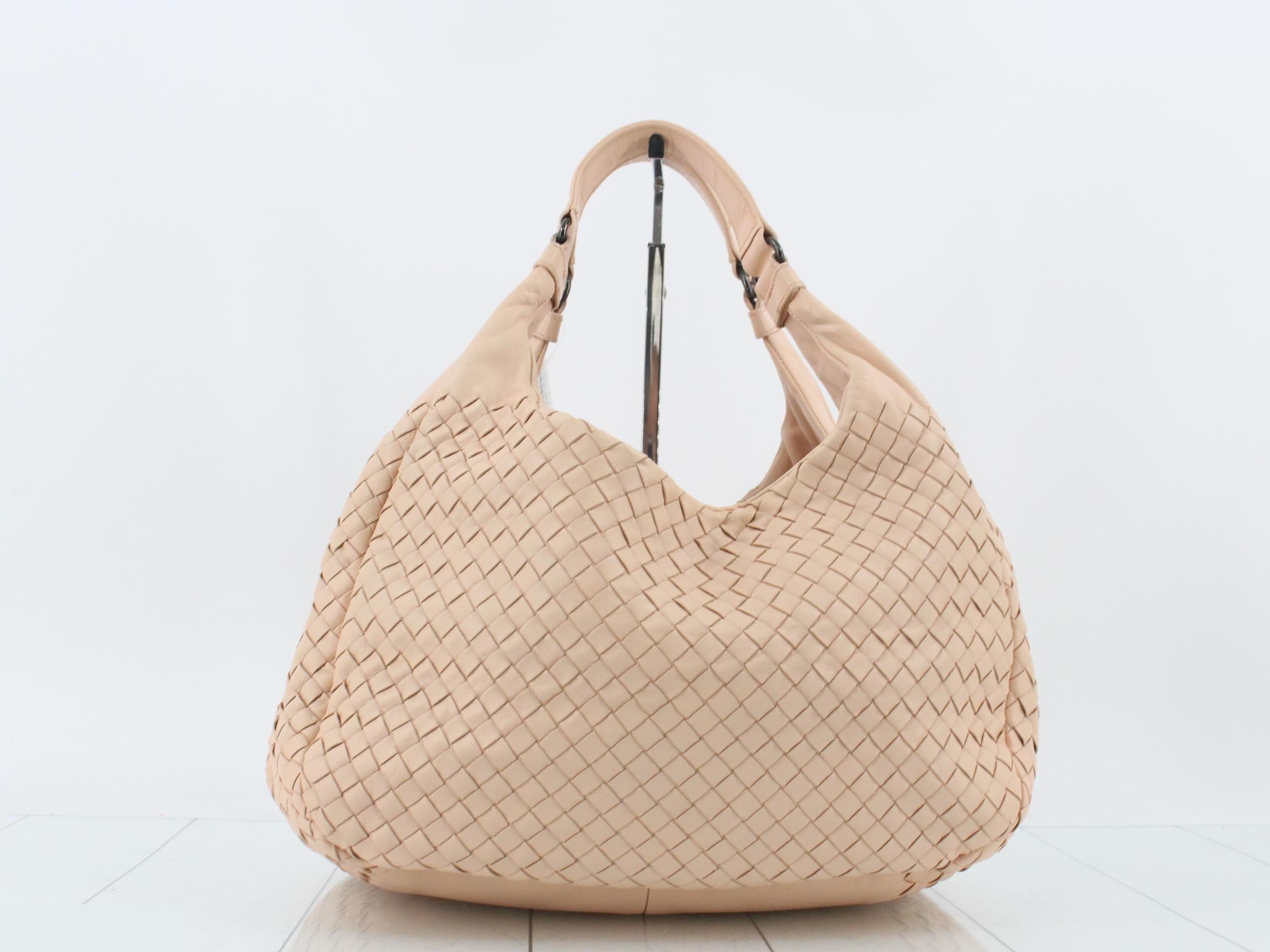 Intrecciato Campana Shoulder Bag, Leather, Pink — view 2