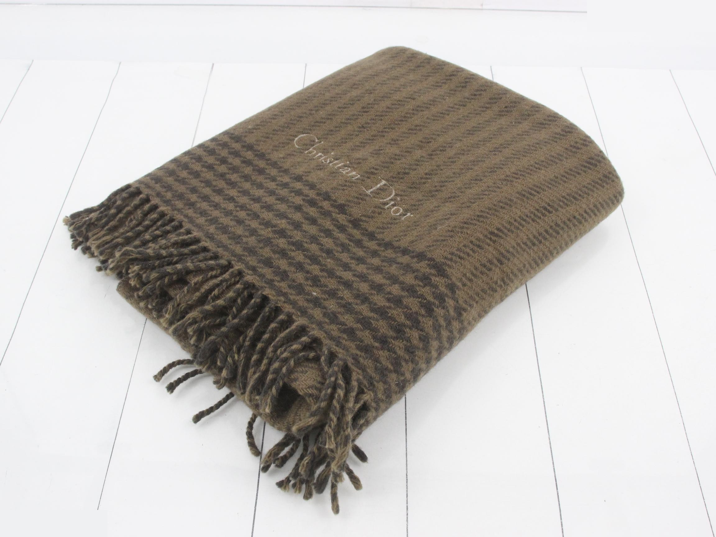 Large scarf