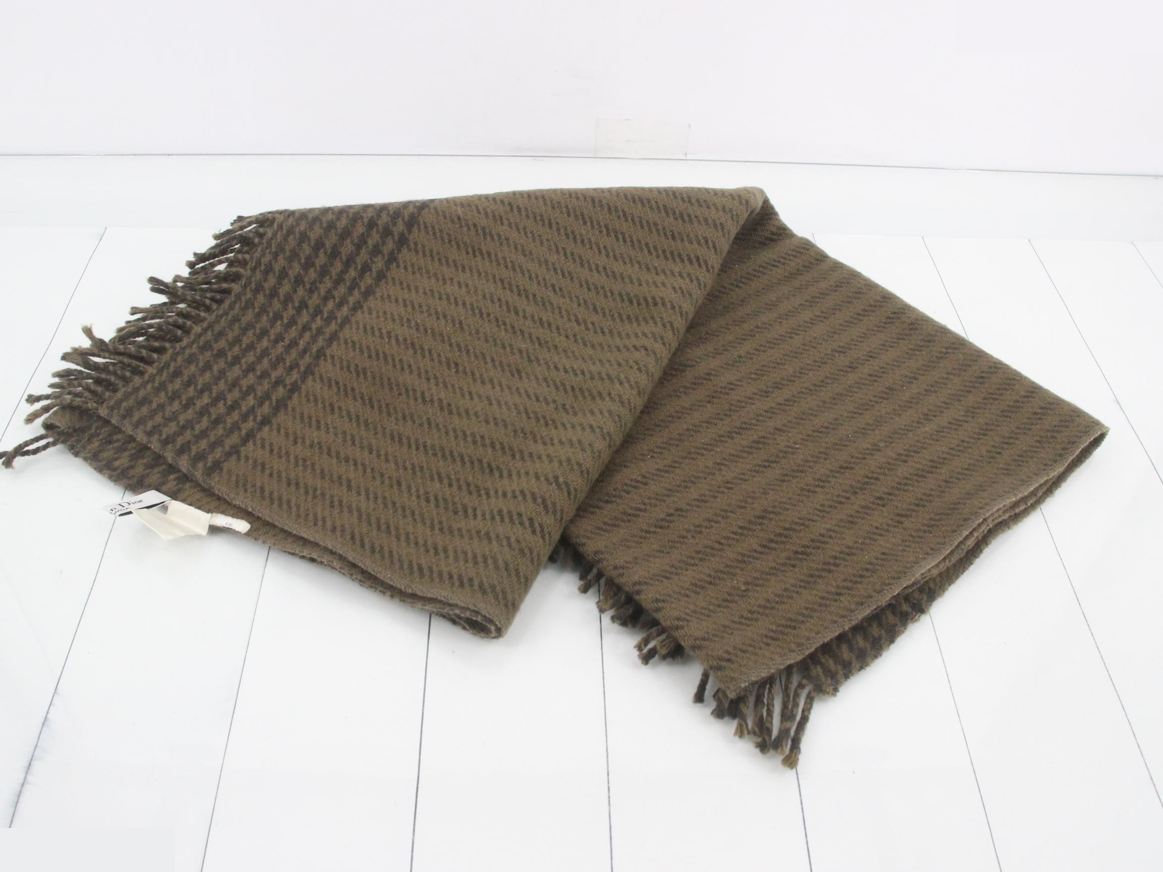 Large scarf — view 2