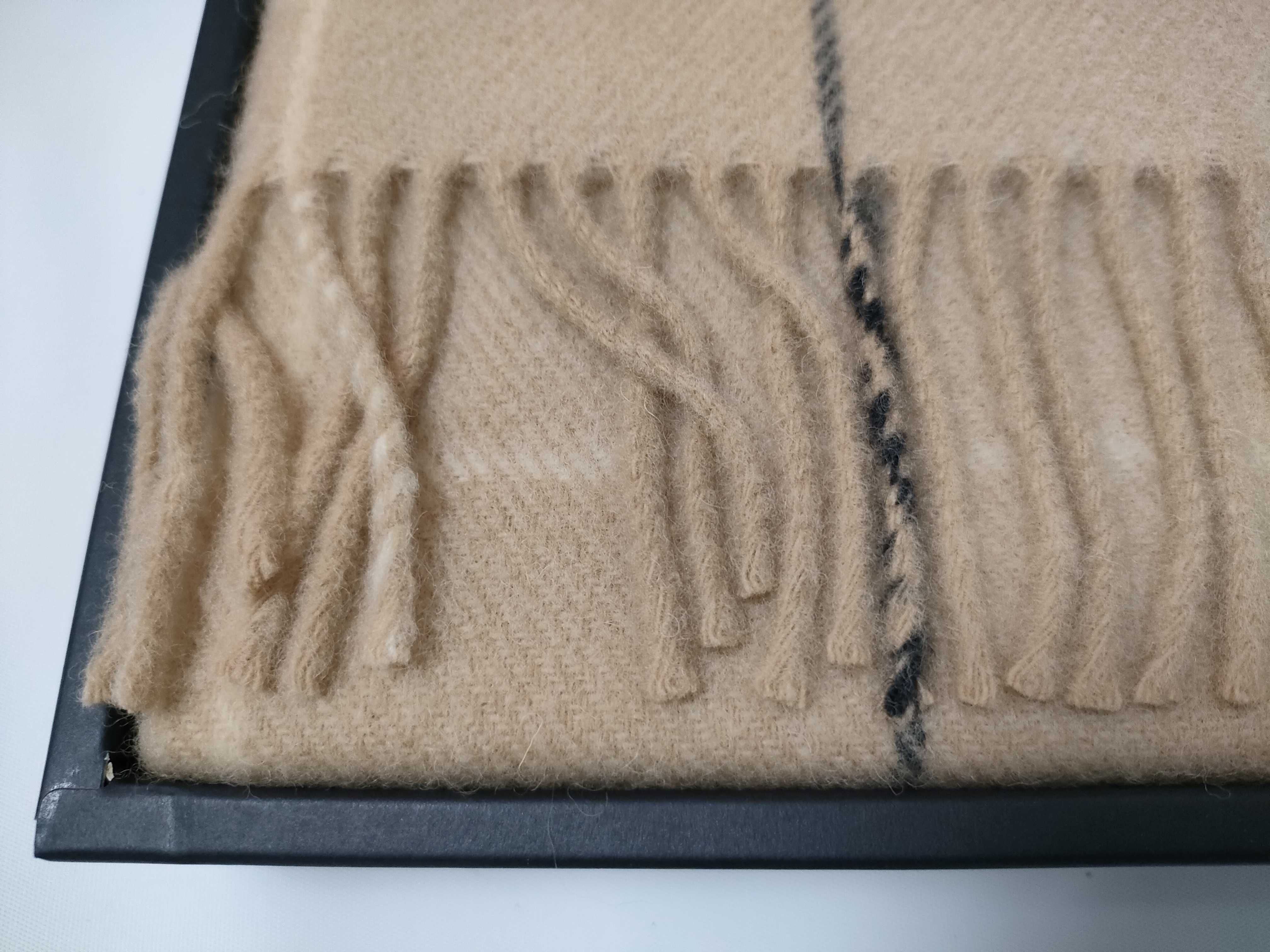 wool shawl/blanket, brown, unused, with box and other accessories. — view 3