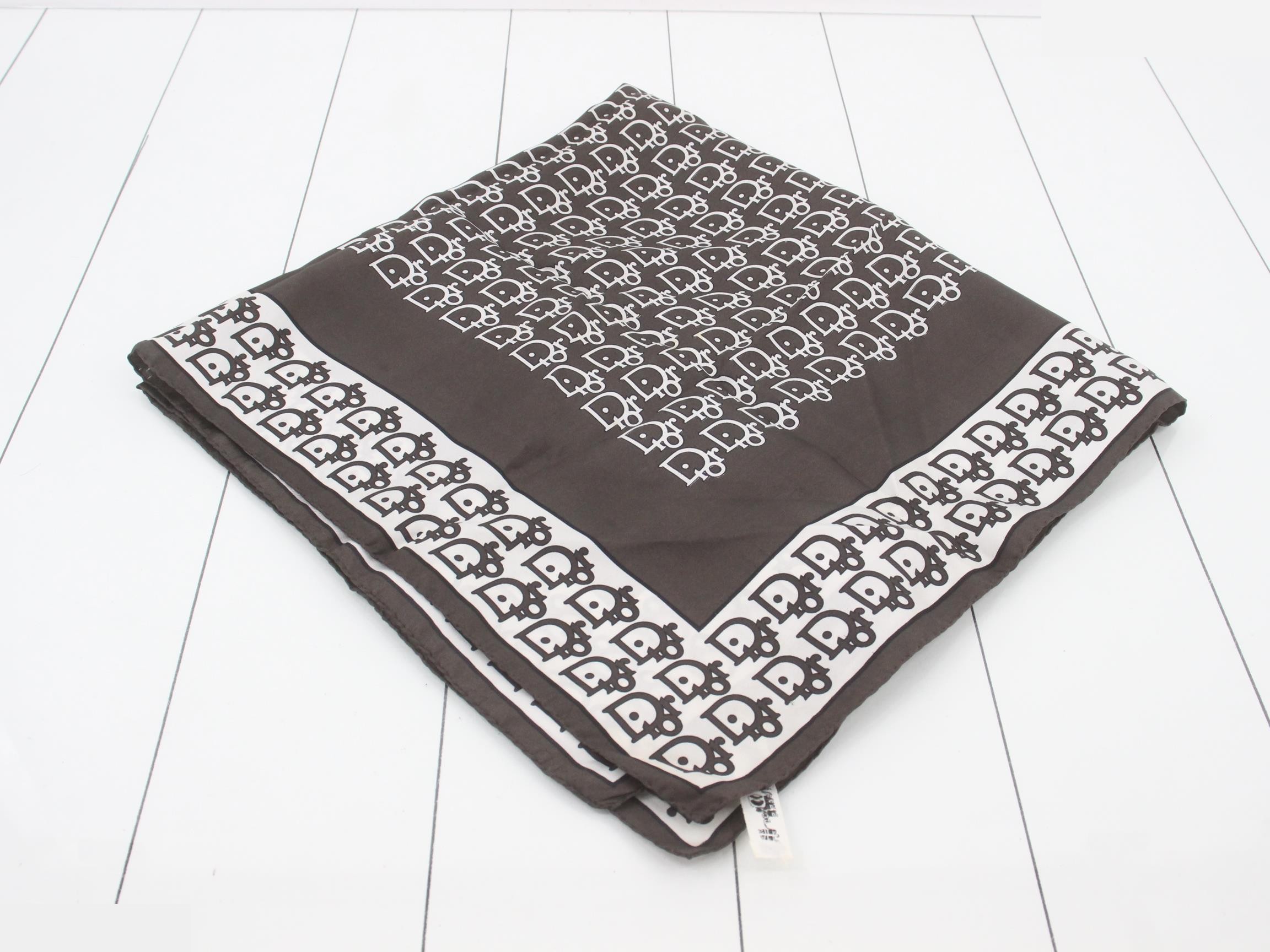 scarf — view 2
