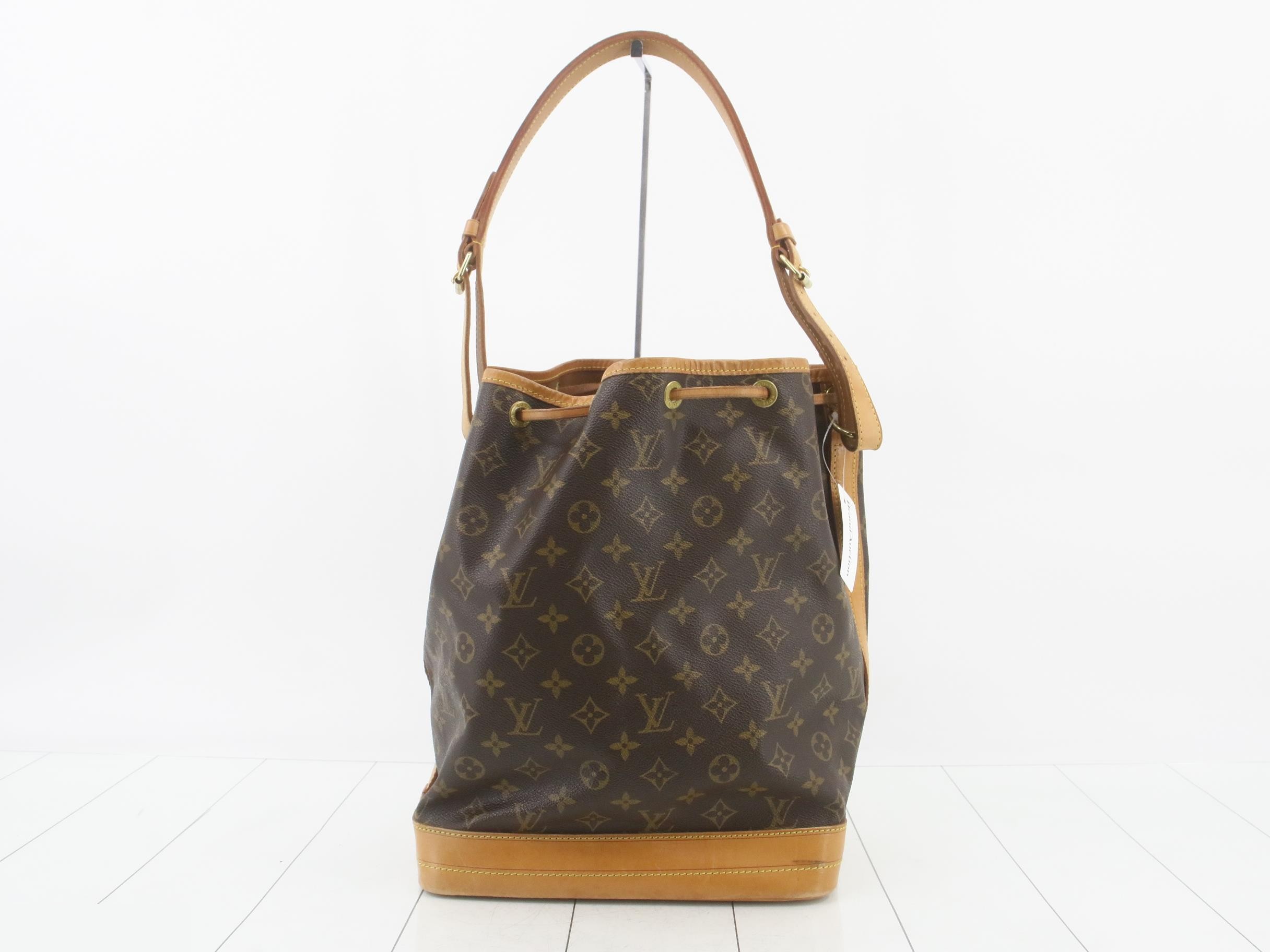 M42224 Noe Shoulder Bag — view 2