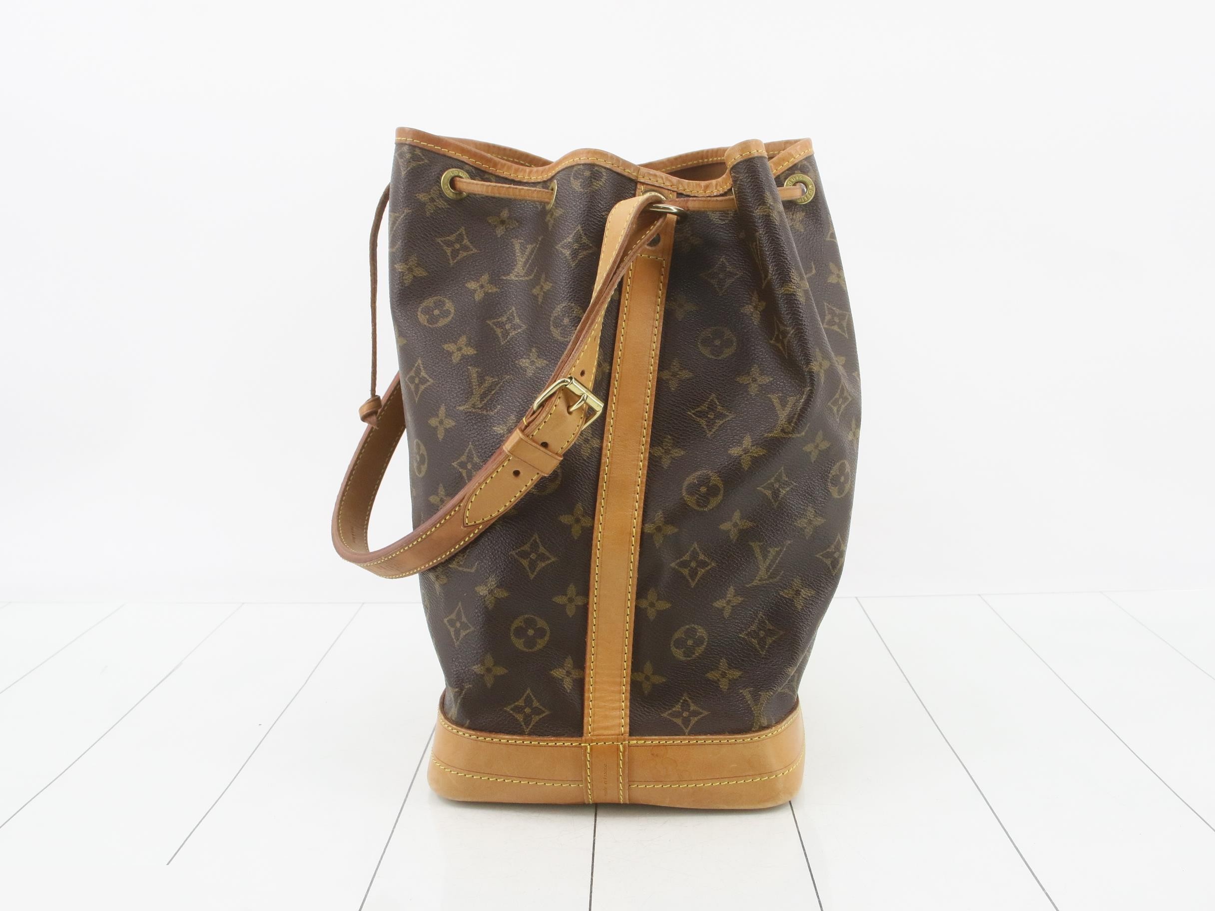 M42224 Noe Shoulder Bag — view 3