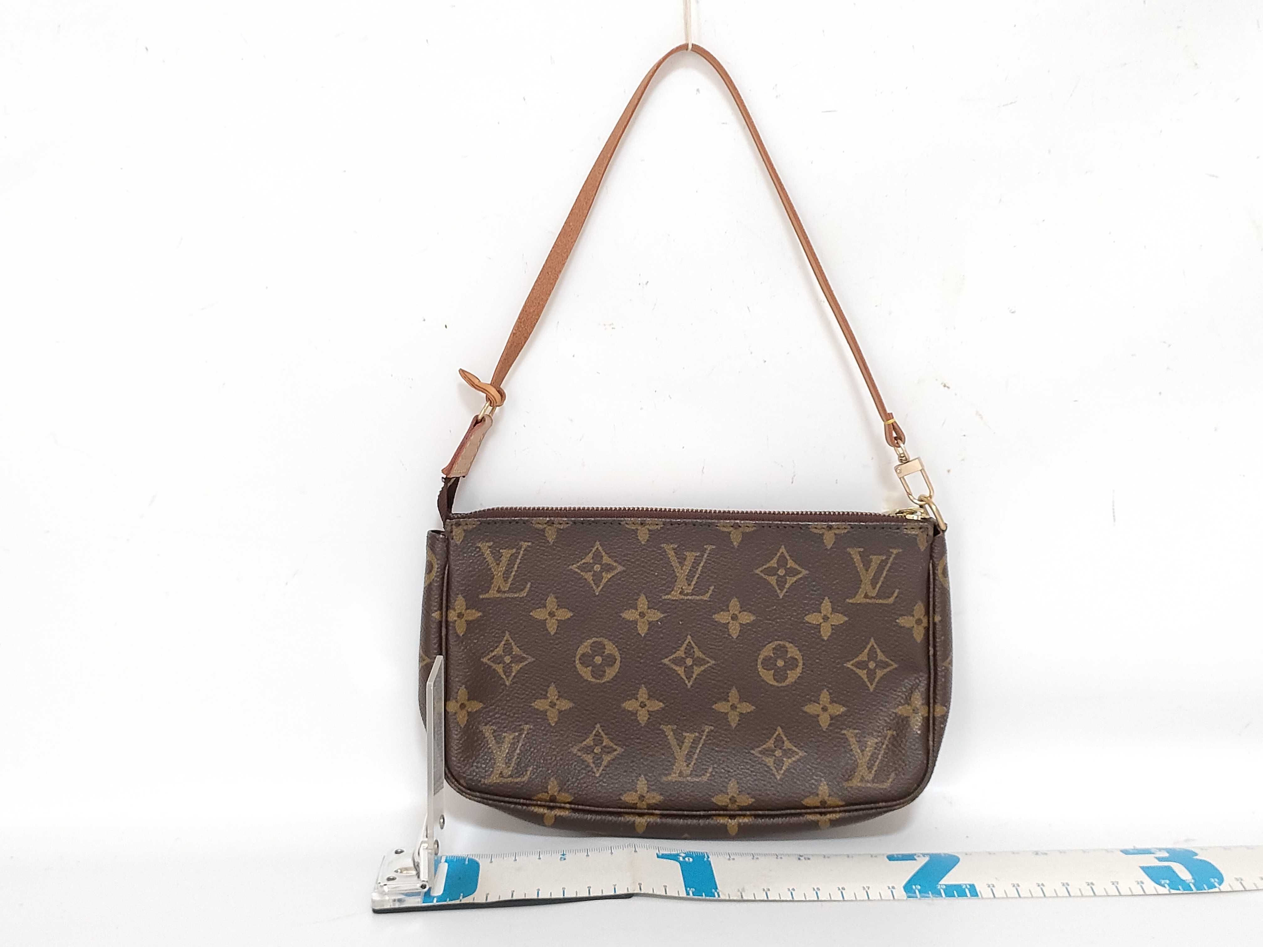Monogram Louis Vuitton Monogram Accessoires VI1929 Pouch — view 2