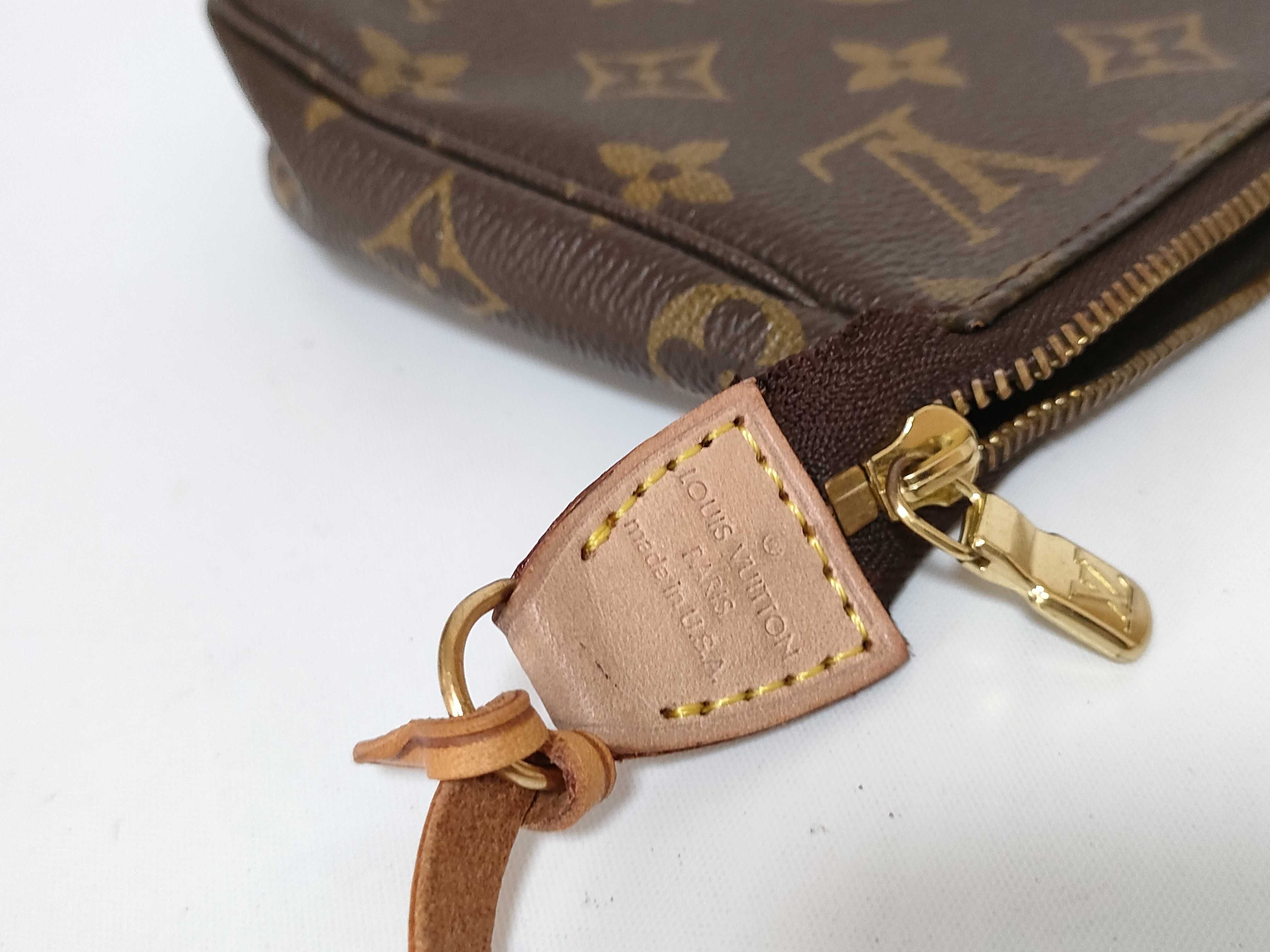 Monogram Louis Vuitton Monogram Accessoires VI1929 Pouch — view 11