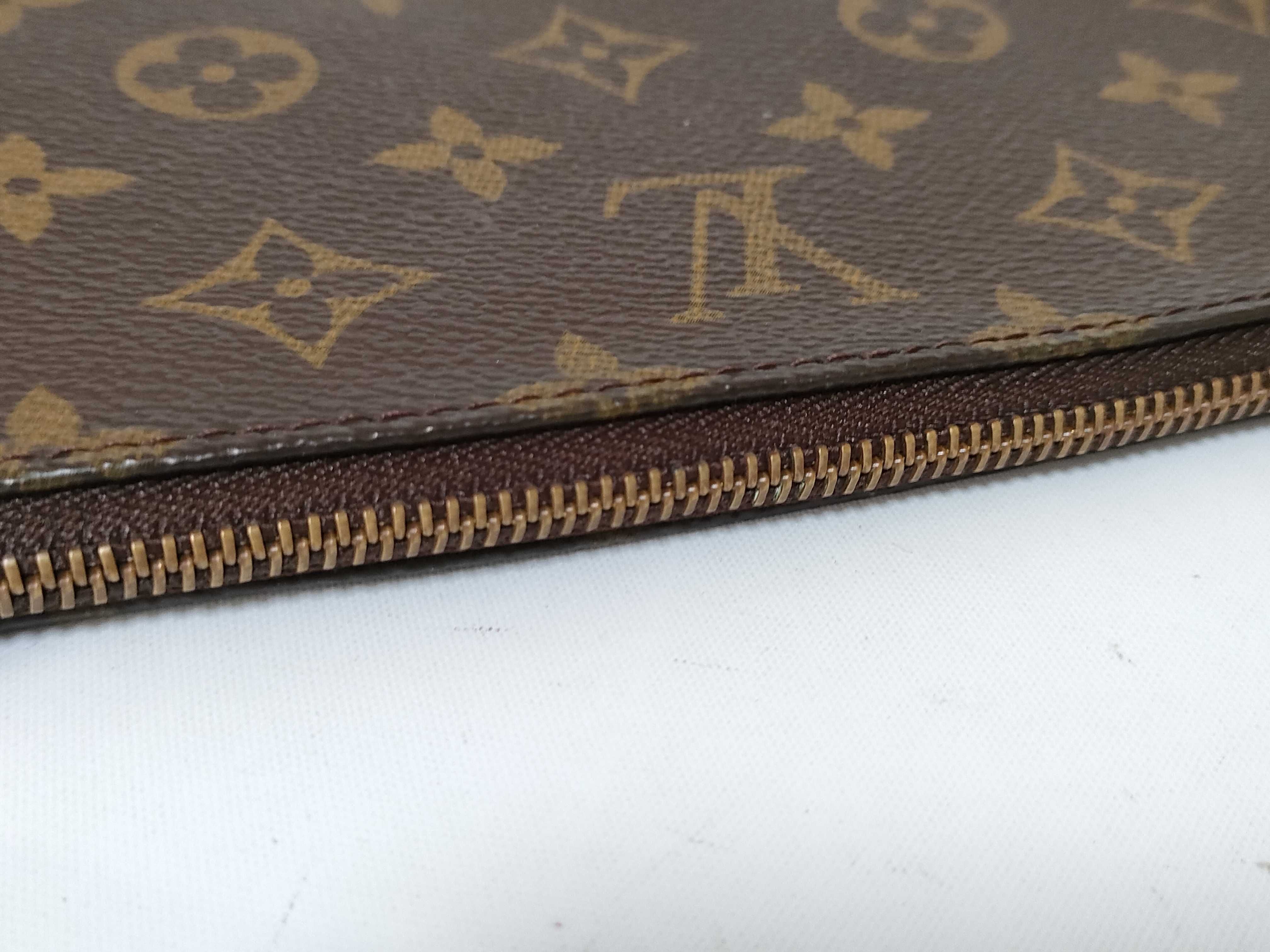Monogram Louis Vuitton Monogram Accessoires VI1929 Pouch — view 6