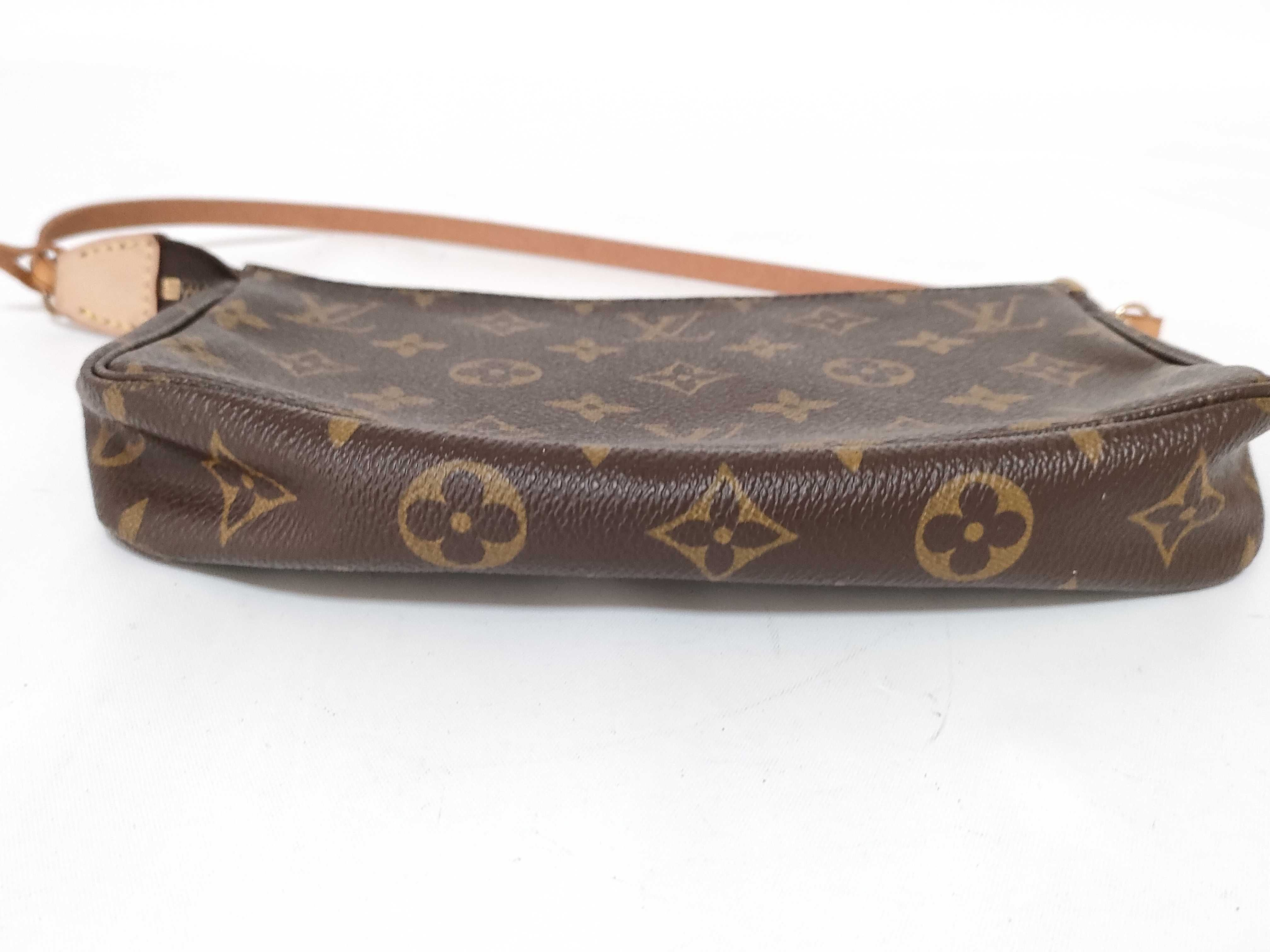 Monogram Louis Vuitton Monogram Accessoires VI1929 Pouch — view 8