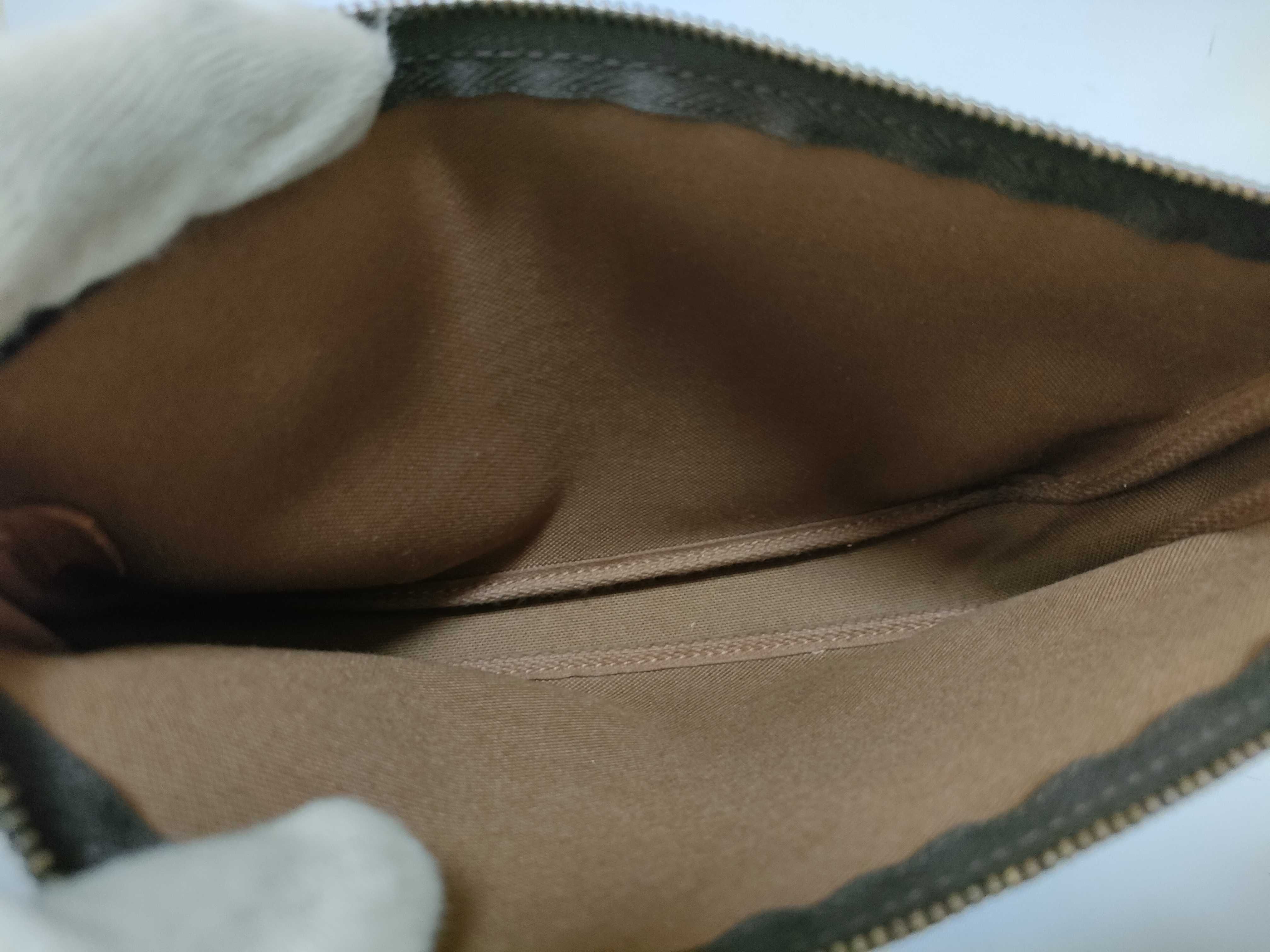 Monogram Louis Vuitton Monogram Accessoires VI1929 Pouch — view 10