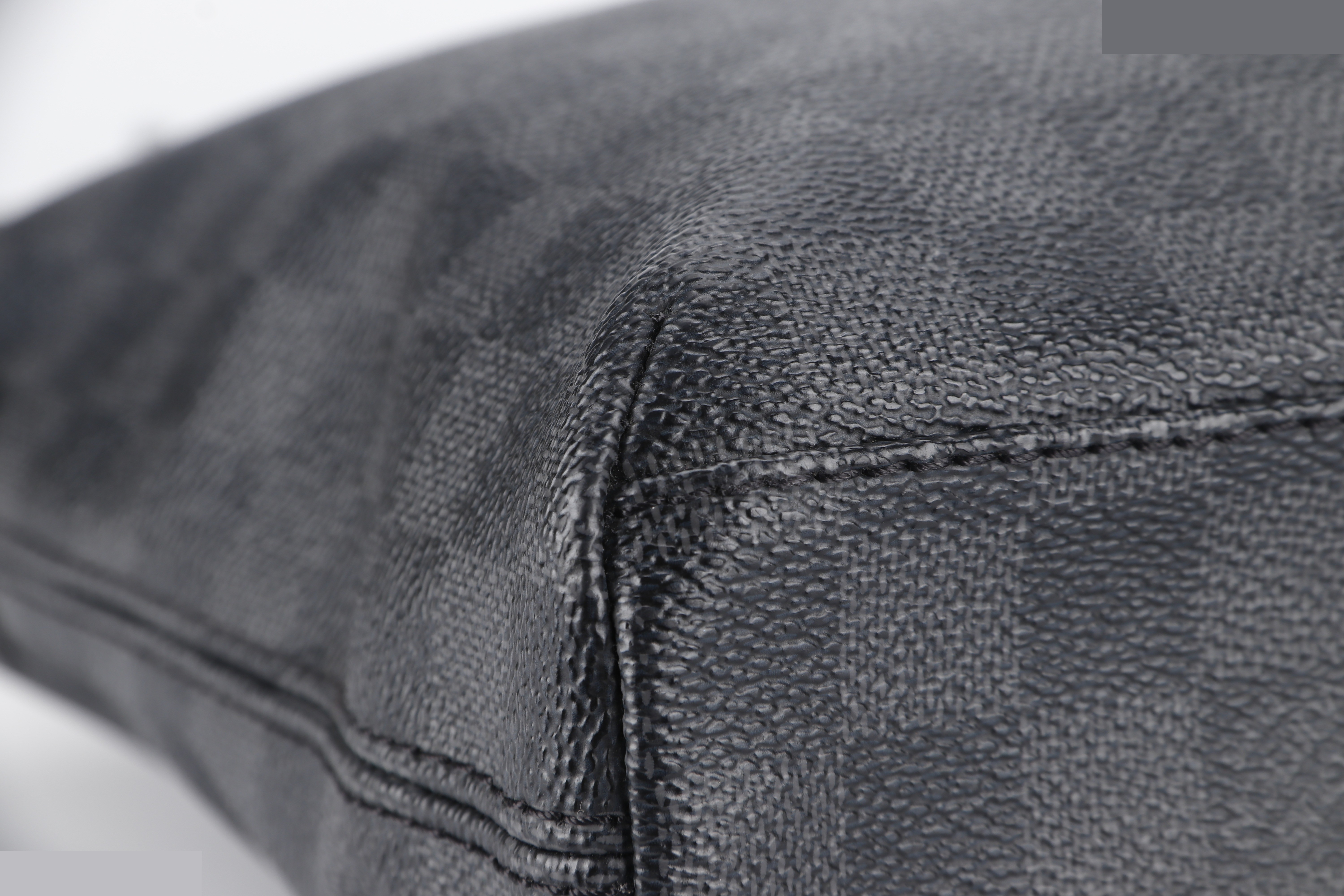 MICK MM MESSENGER DAMIER GRAPHITE SHW — view 8