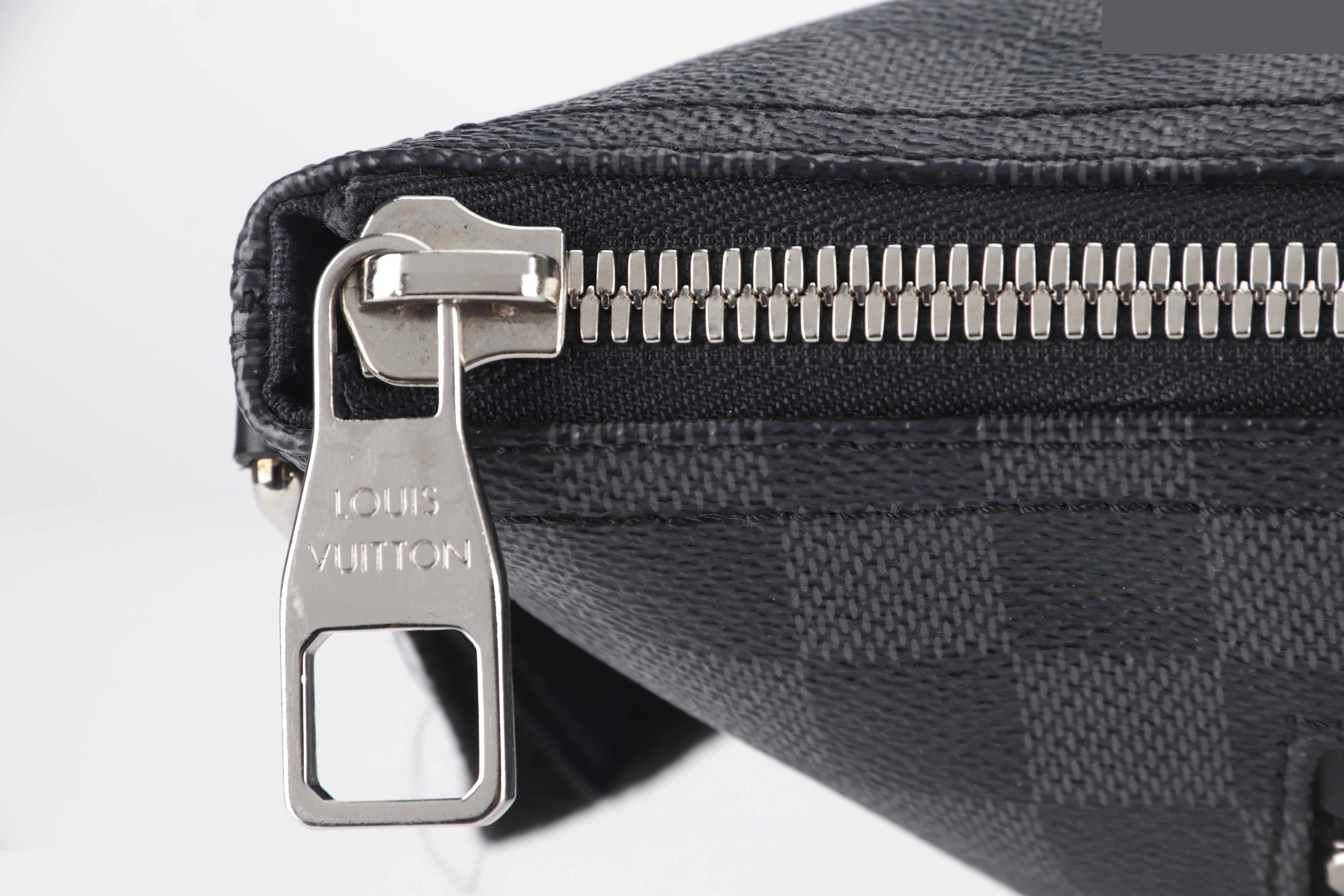 MICK MM MESSENGER DAMIER GRAPHITE SHW — view 9