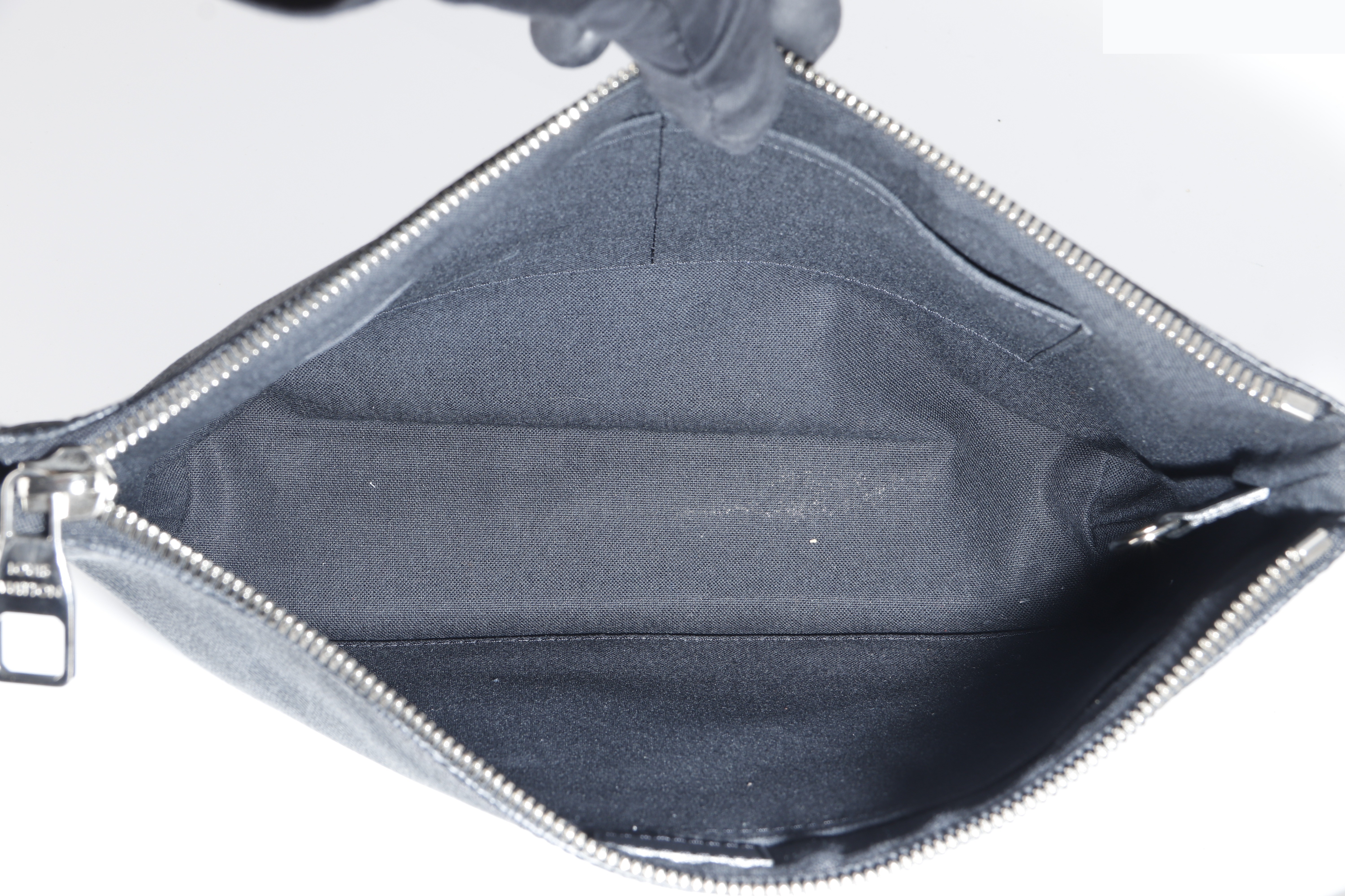 MICK MM MESSENGER DAMIER GRAPHITE SHW — view 10