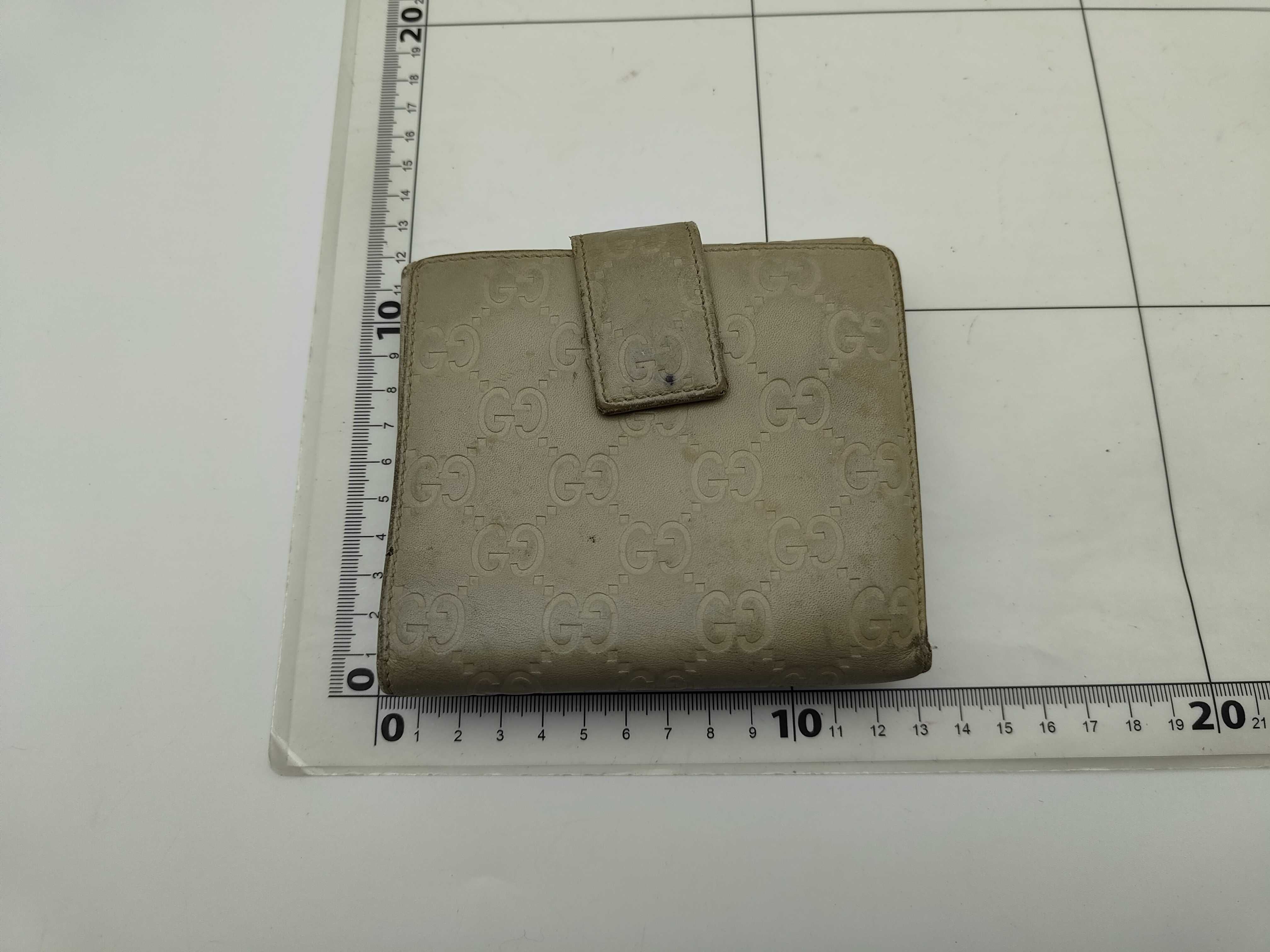 wallet — view 2