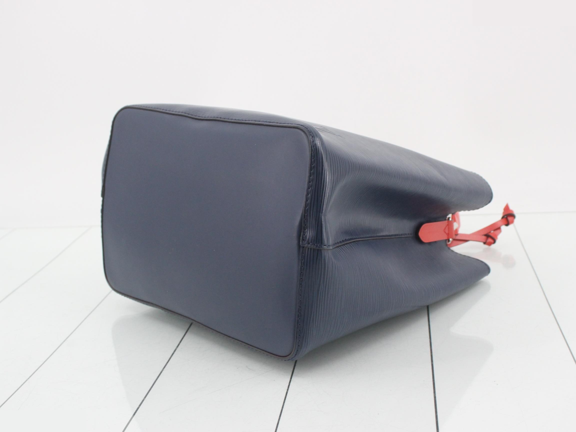 Epi NeoNoe Indigo Blue 2-Way Handbag — view 6