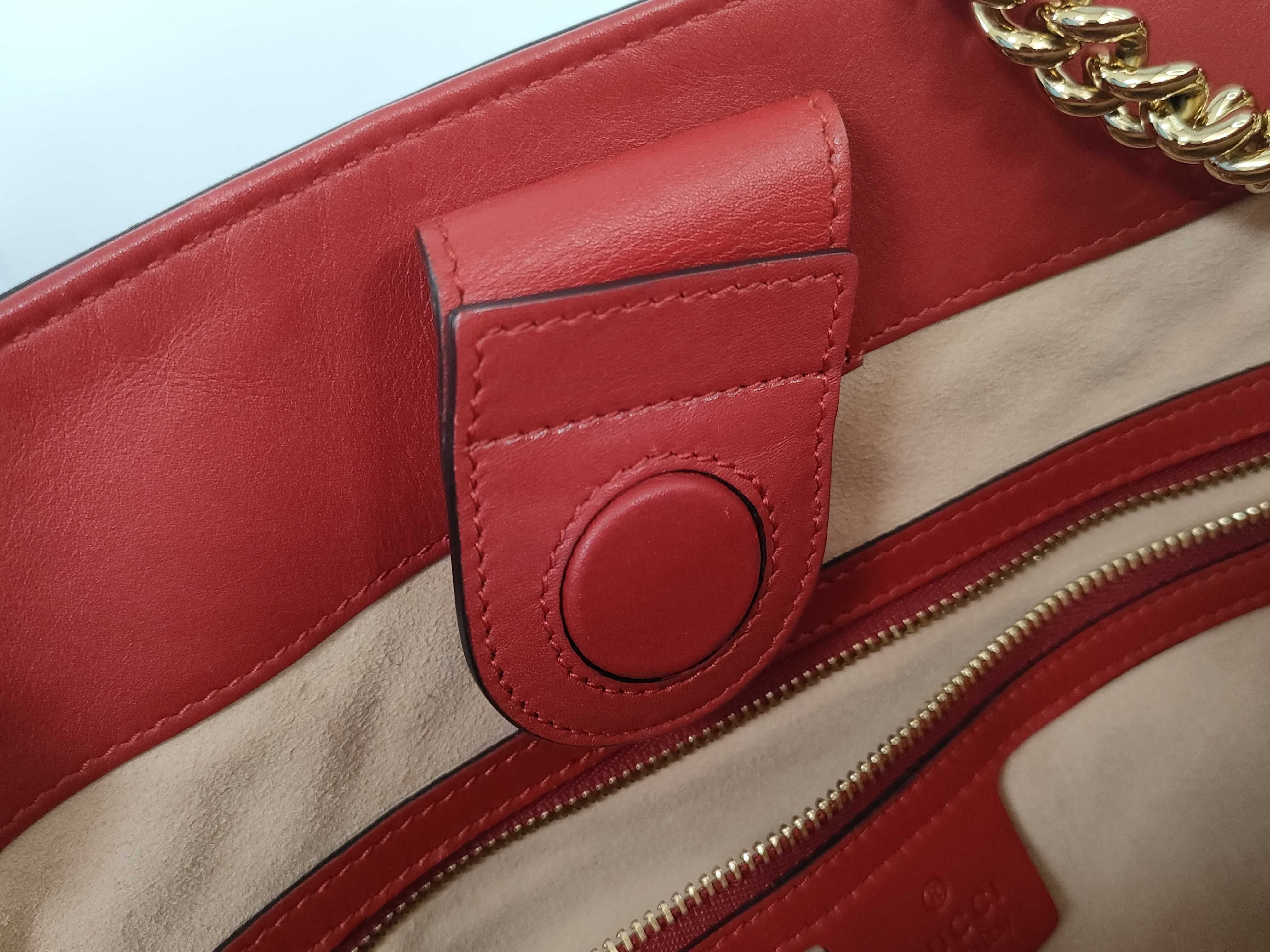 Interlocking G Chain Tote Bag — view 13