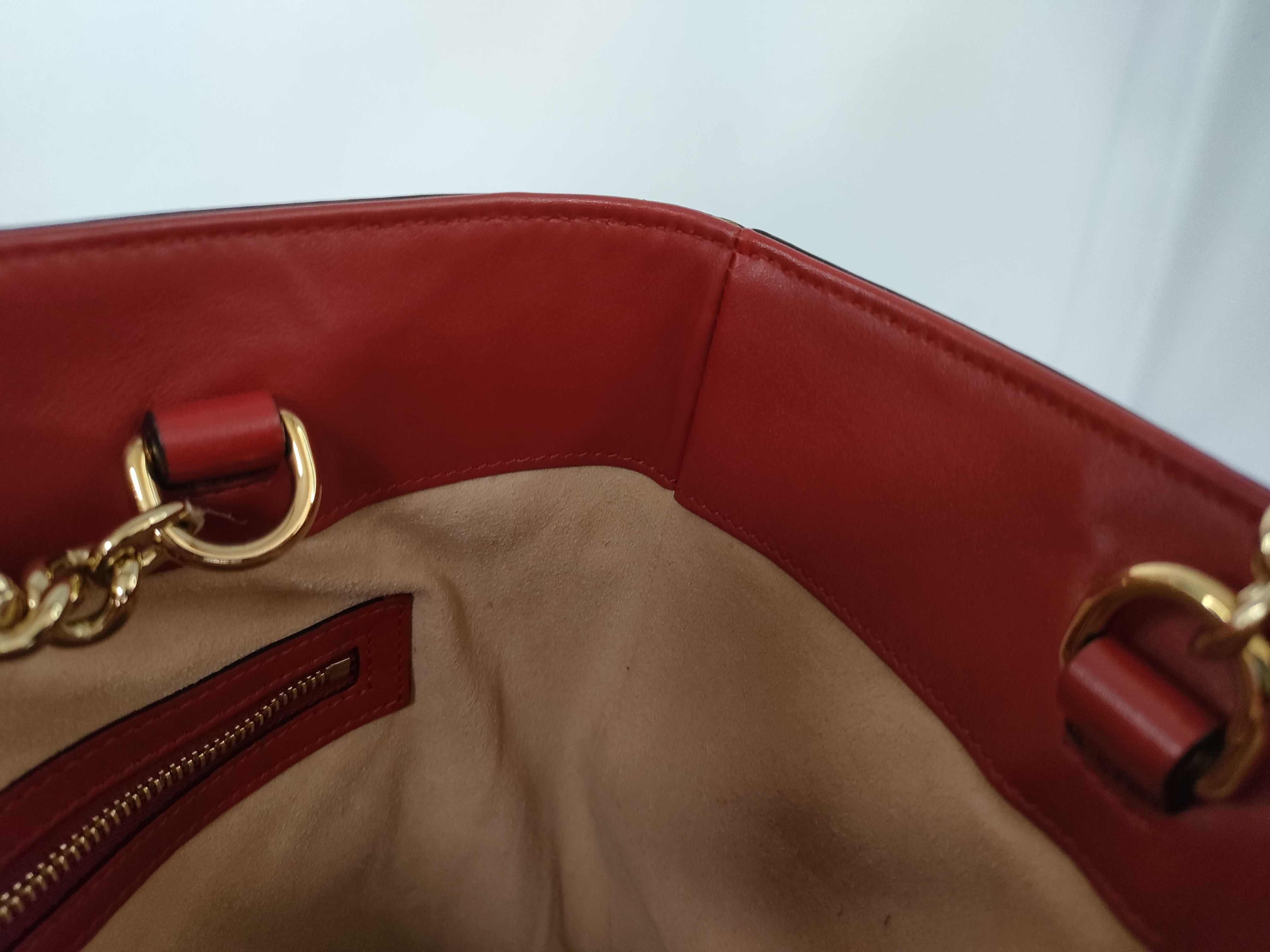 Interlocking G Chain Tote Bag — view 9