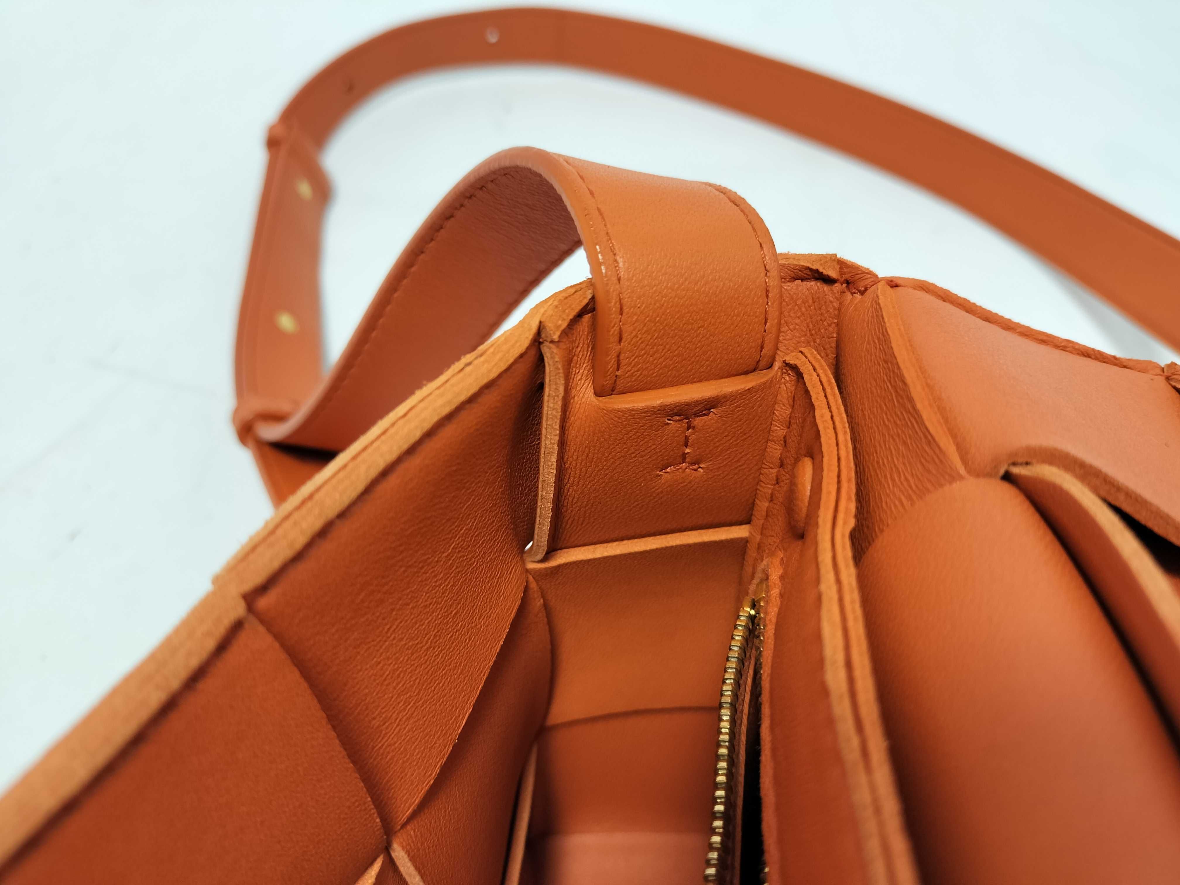Intrecciato Bottega Veneta Cassette Shoulder Bag — view 13