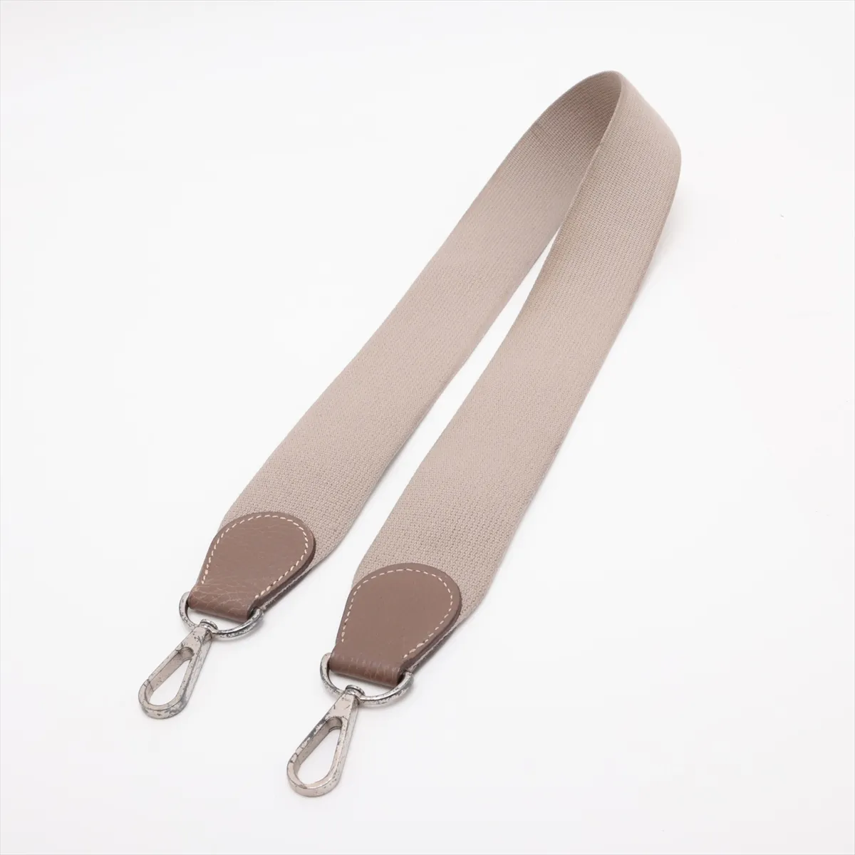 Evelyne II 29 PM, Taurillon Clemence leather, Etoupe color, silver hardware, stamp unknown. — view 5