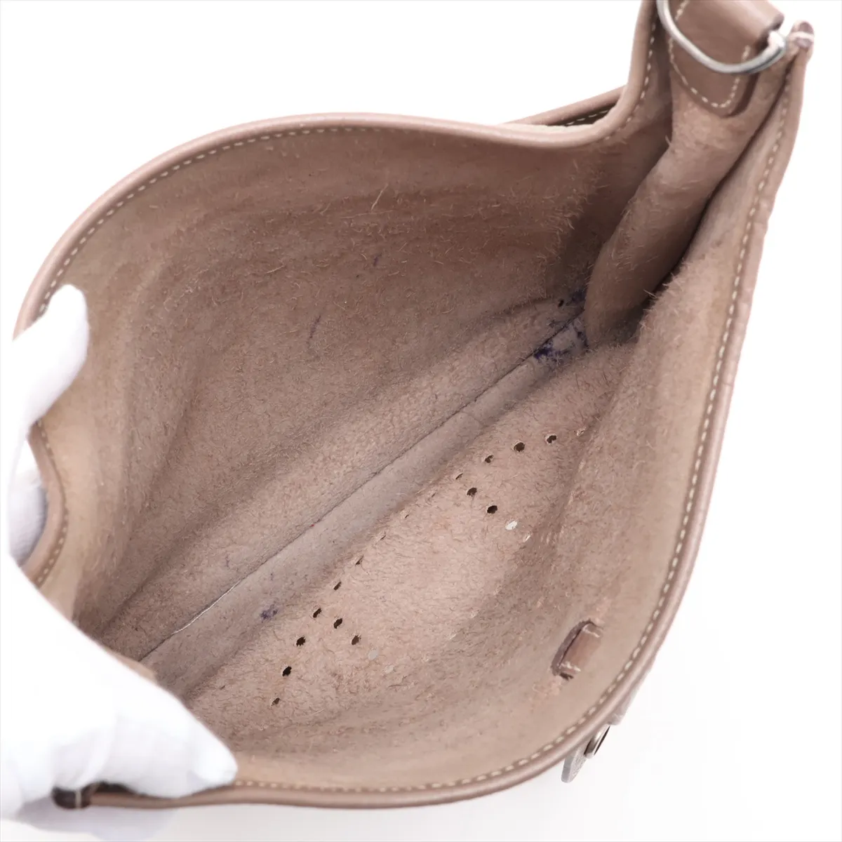 Evelyne II 29 PM, Taurillon Clemence leather, Etoupe color, silver hardware, stamp unknown. — view 6