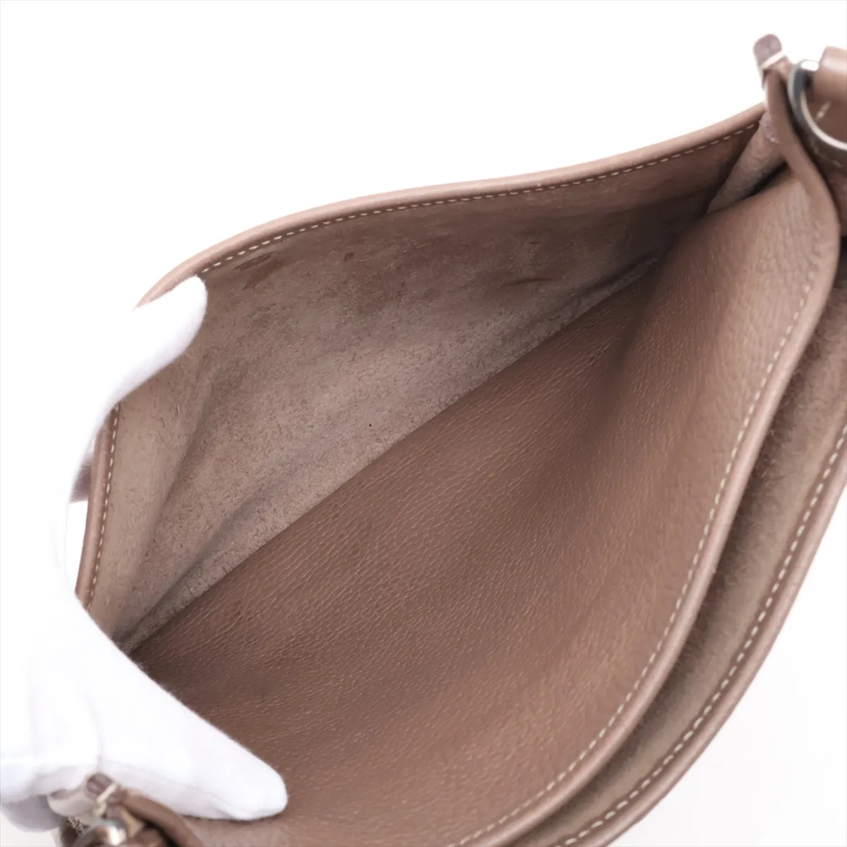 Evelyne II 29 PM, Taurillon Clemence leather, Etoupe color, silver hardware, stamp unknown. — view 7