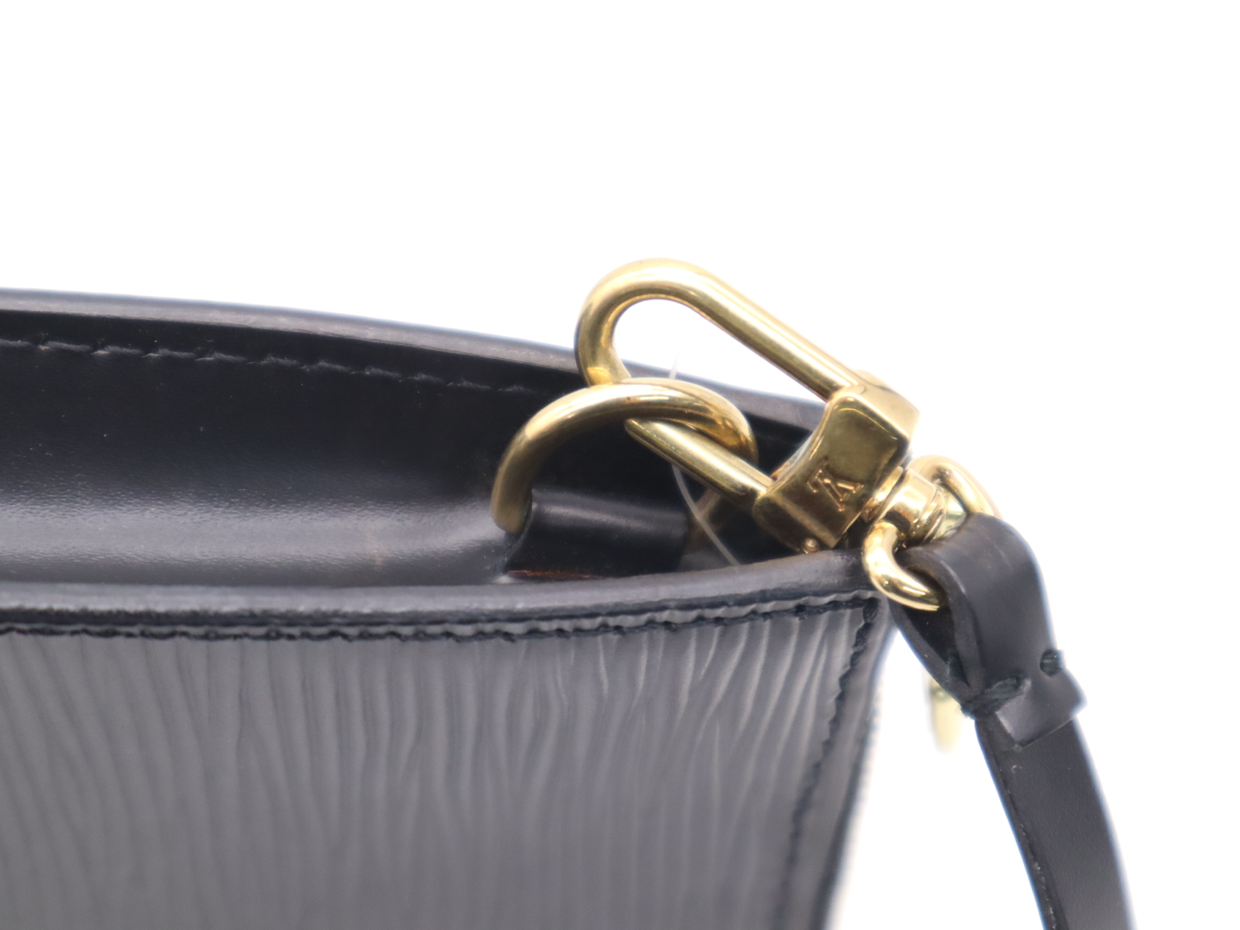 M52942 Epi Pochette Accessoires Noir Pouch — view 7