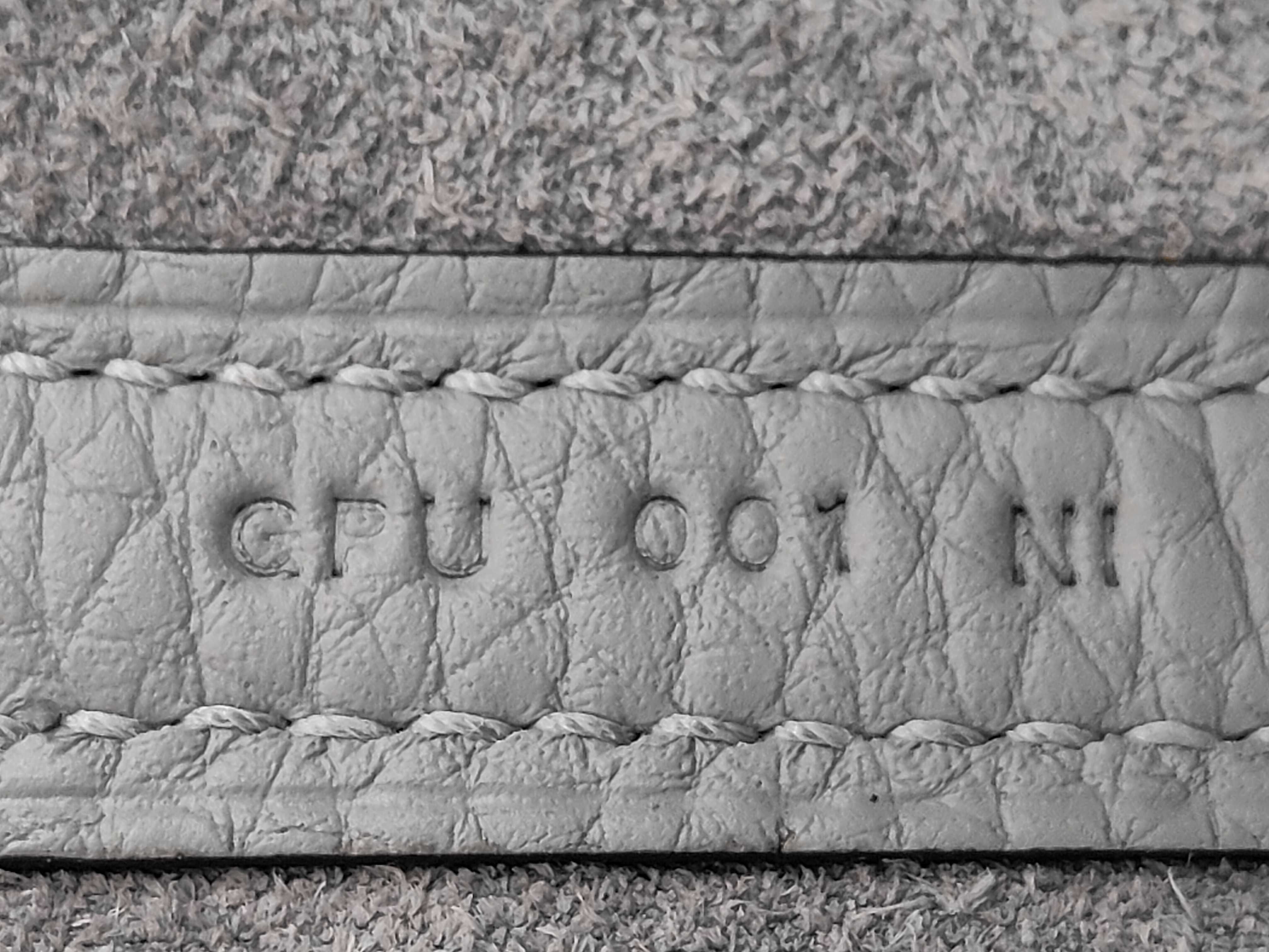 Picotan Lock 18 PM Gripantin Gold Hardware G Engraved Handbag — view 10