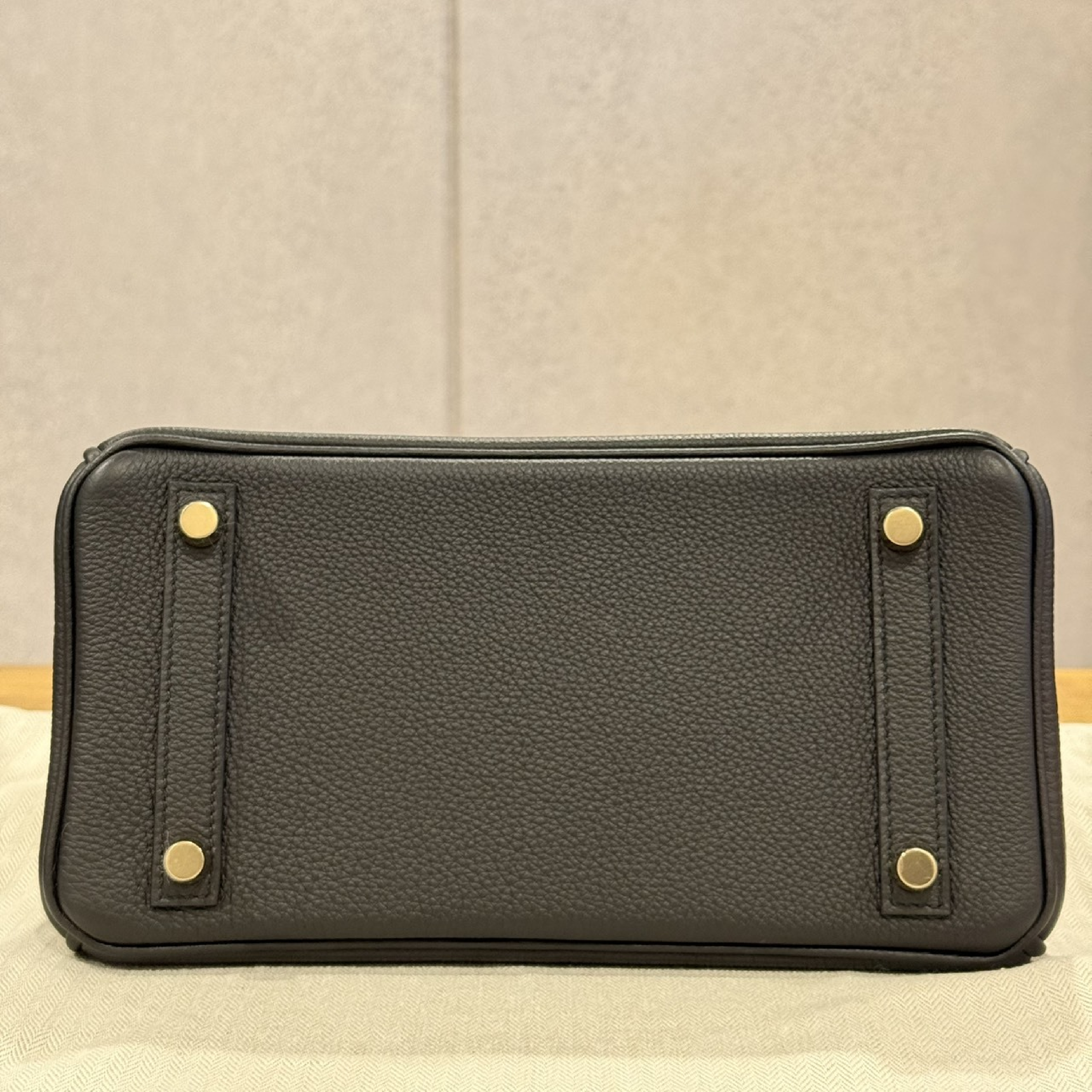 Birkin 25 Togo Black G Stamp Gold Hardware Handbag — view 7