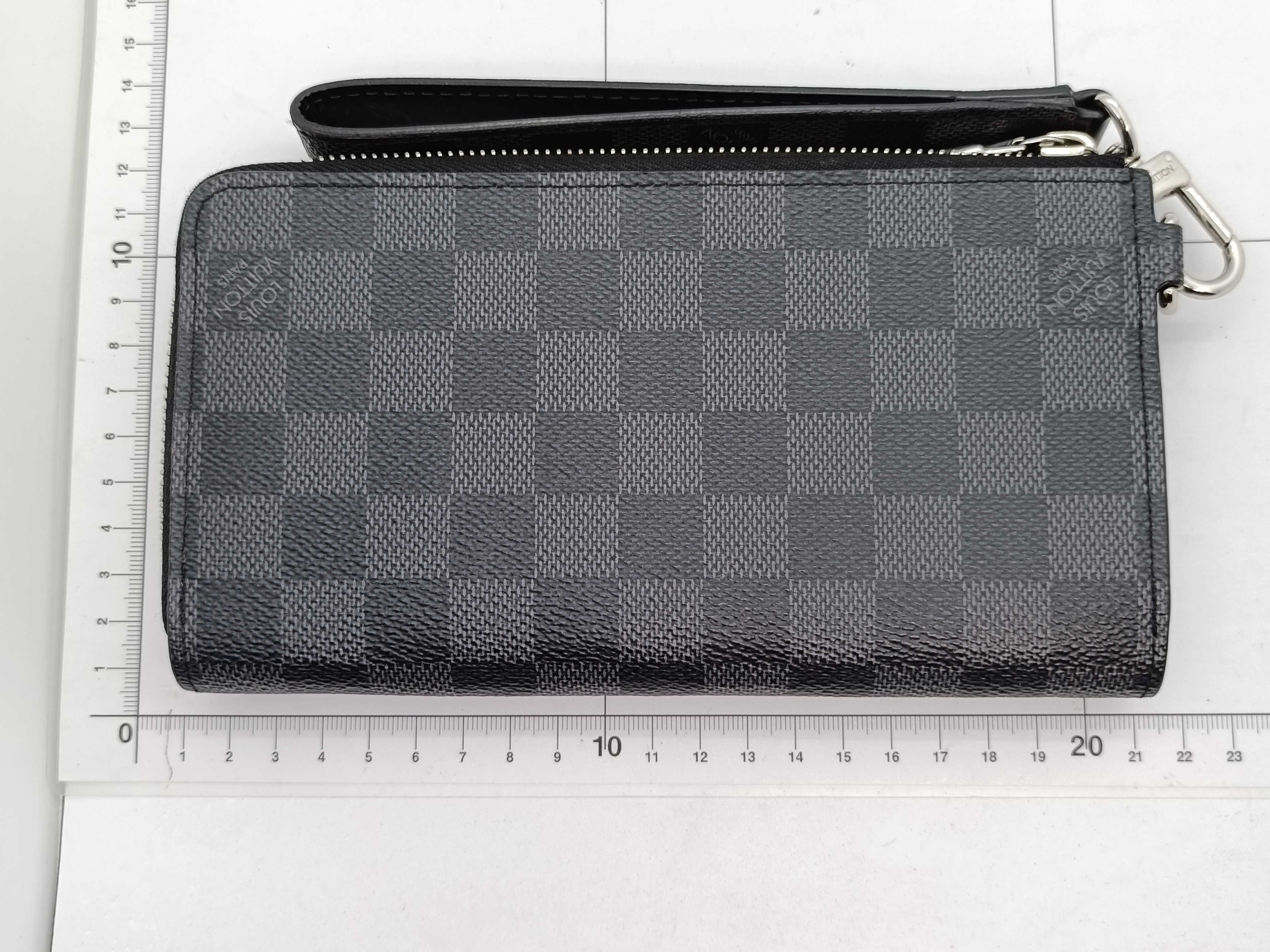 Damier Graphite Zippy Dragonne Wallet N60379 — view 2