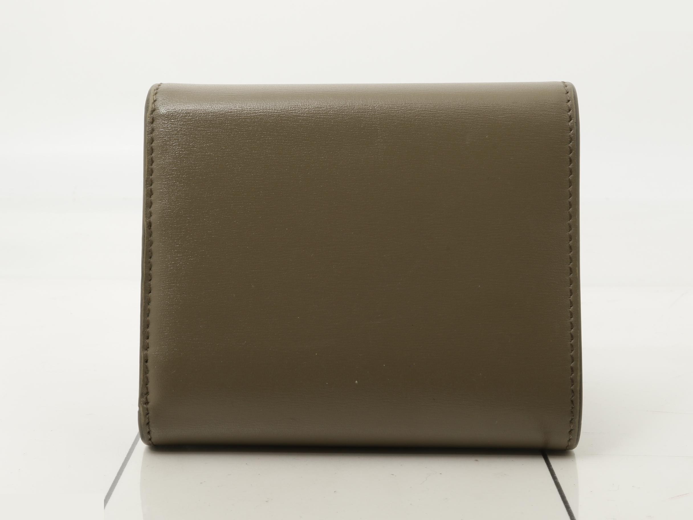 wallet — view 2