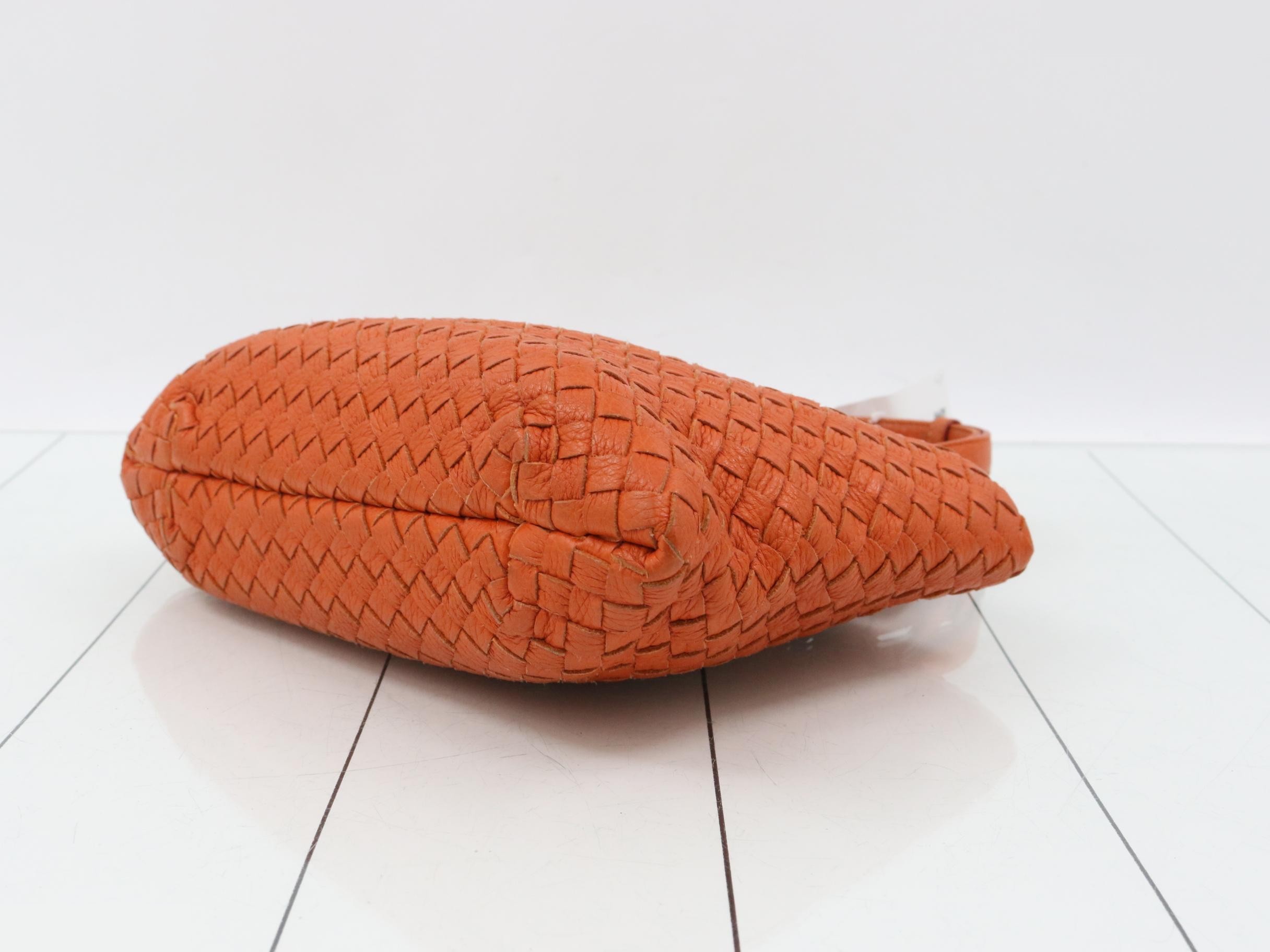 Intrecciato leather handbag, orange tones. — view 6