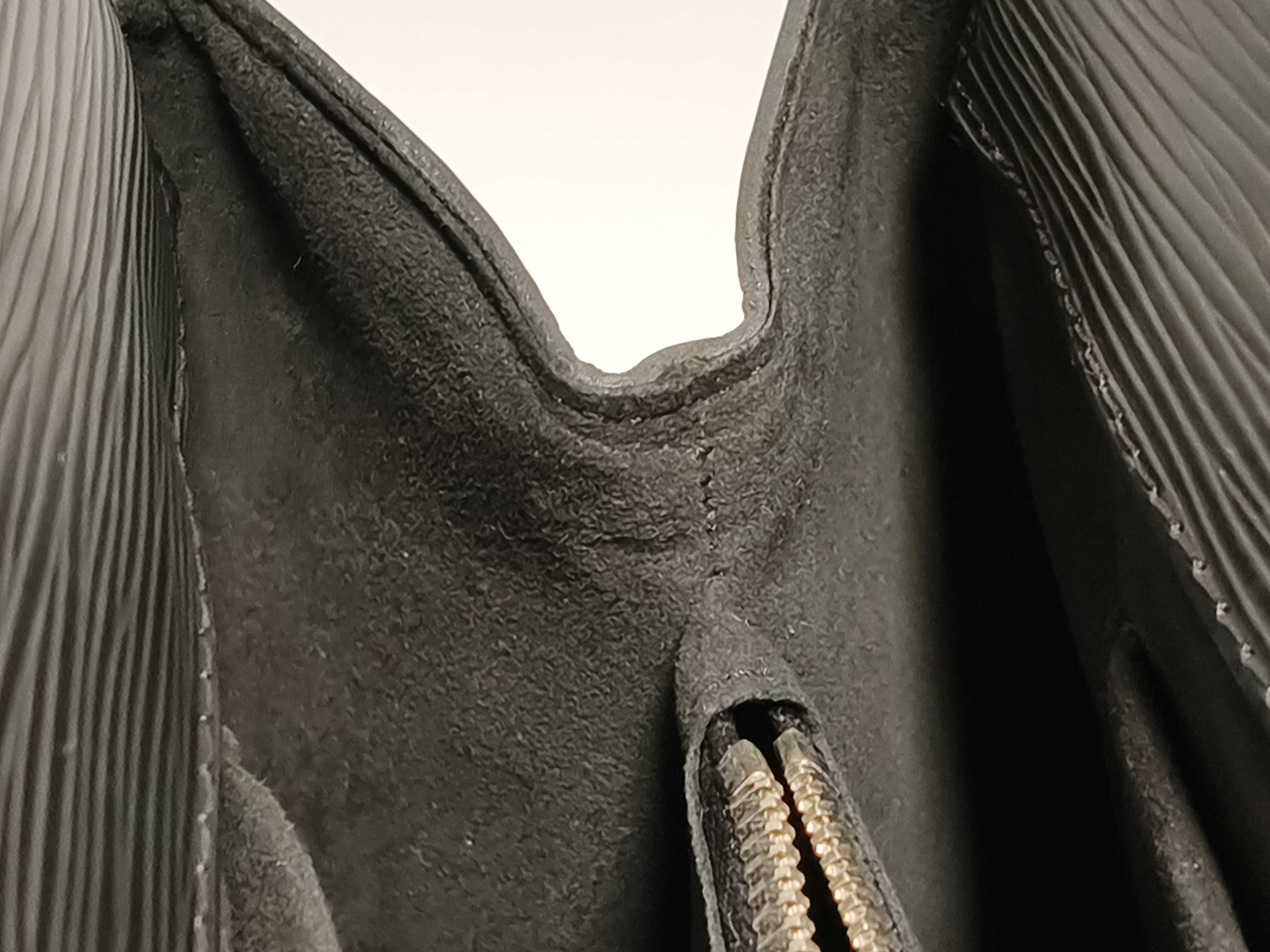 Epi Louis Vuitton Epi Marly MM M94612 AA3114 Handbag — view 8