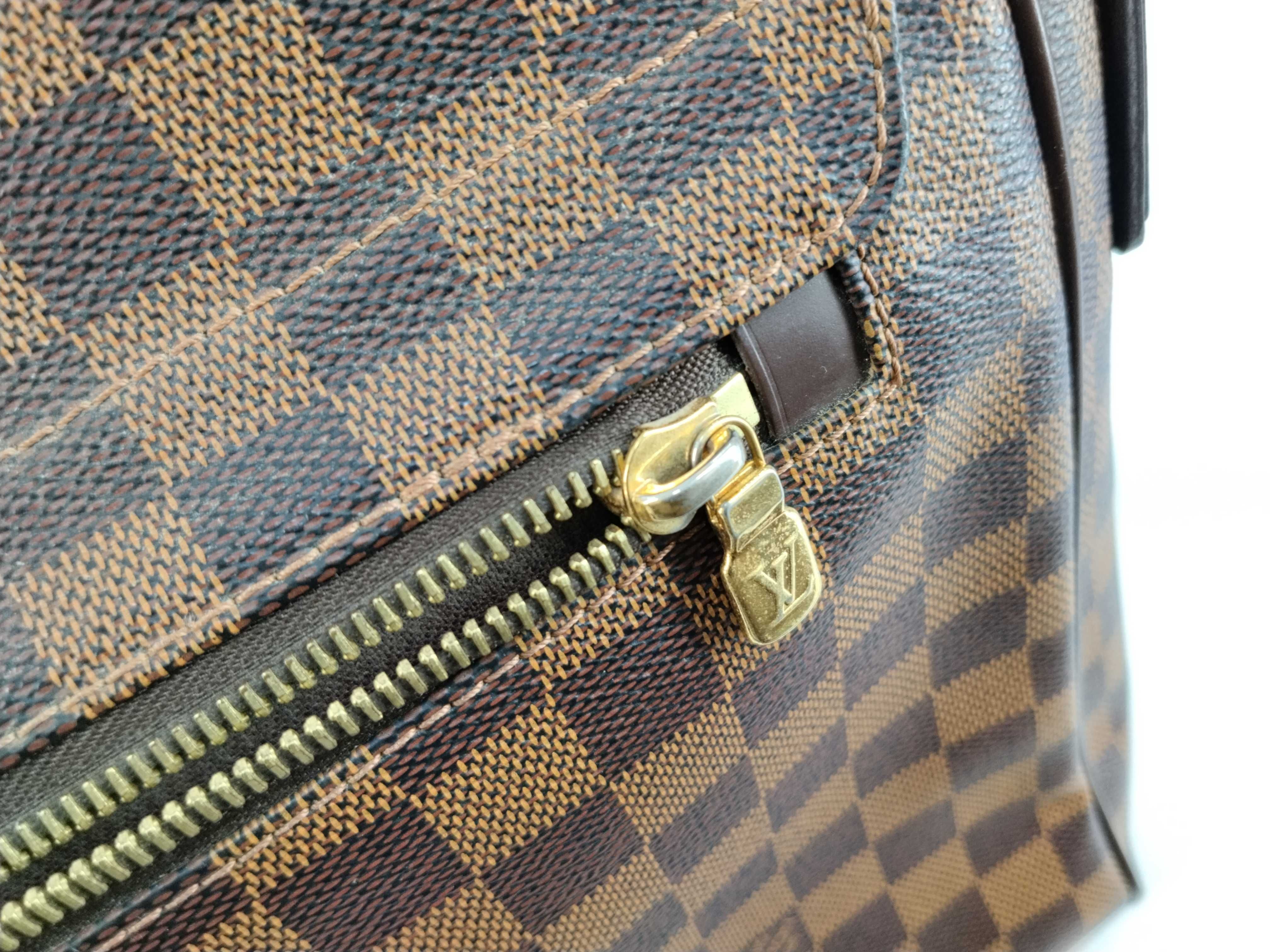 Damier Louis Vuitton Damier Shoulder Bag — view 14