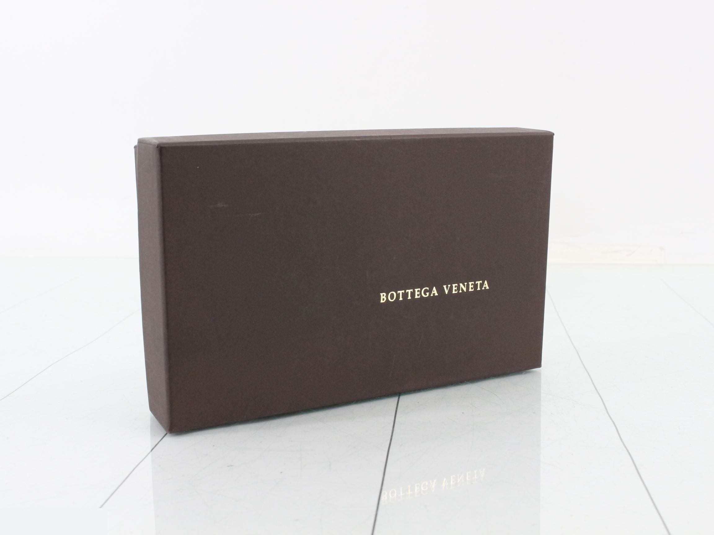 Intrecciato (bags) and wallets — view 5