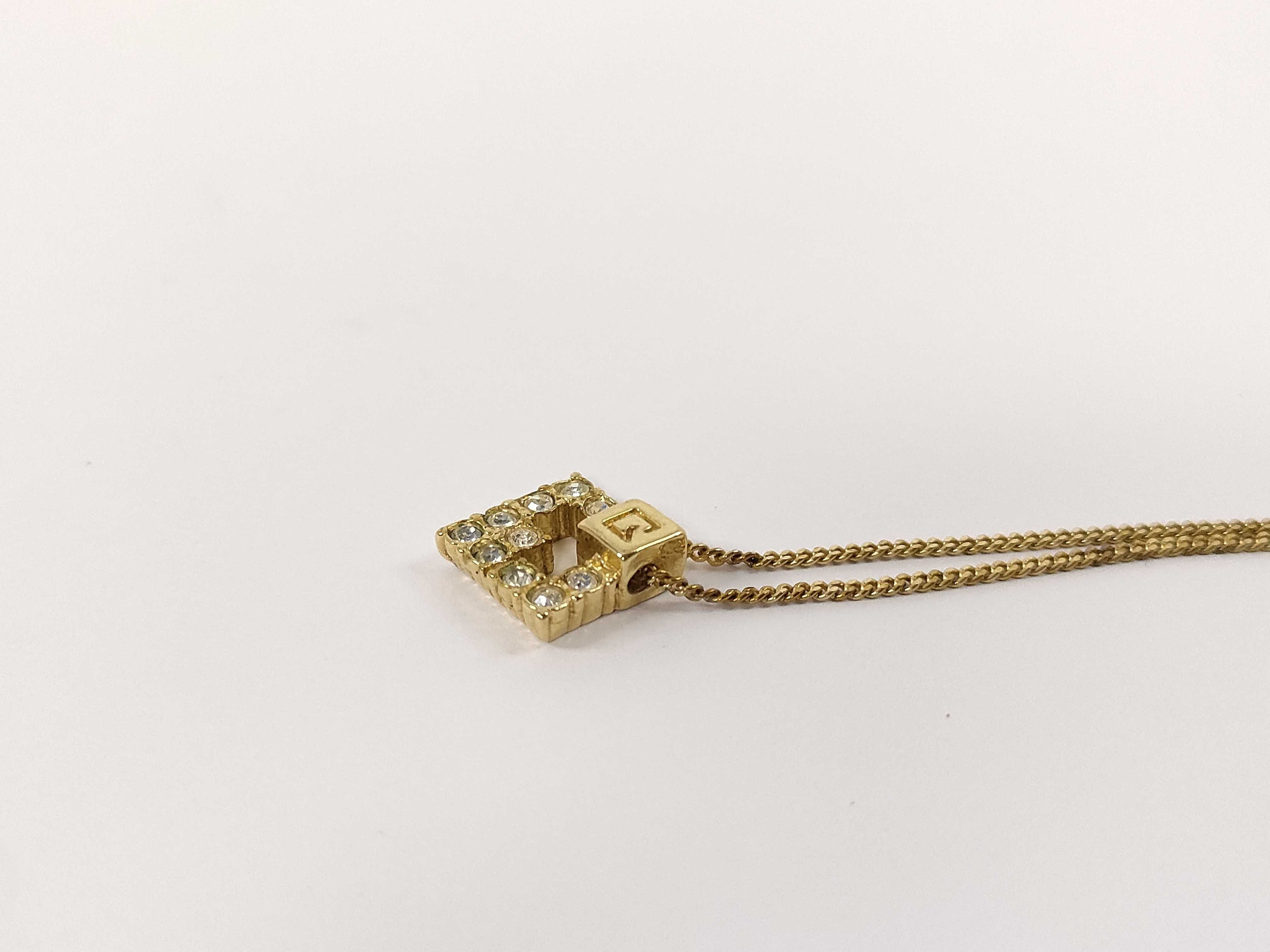 G-logo rhinestone diamond-shaped curb chain gold necklace — view 3