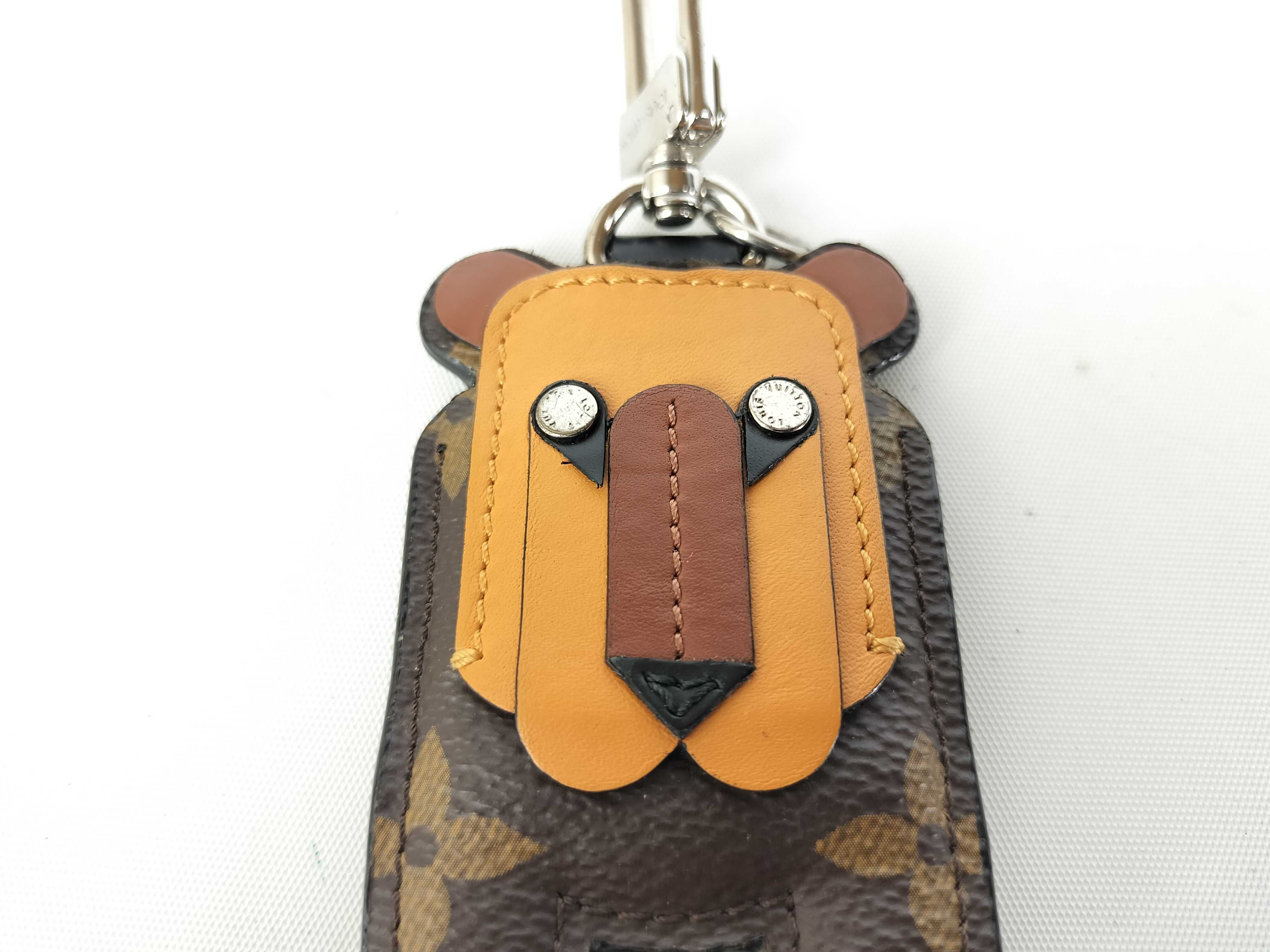 Monogram MP1996 Portefeuille Animal Key Case and other accessories — view 2