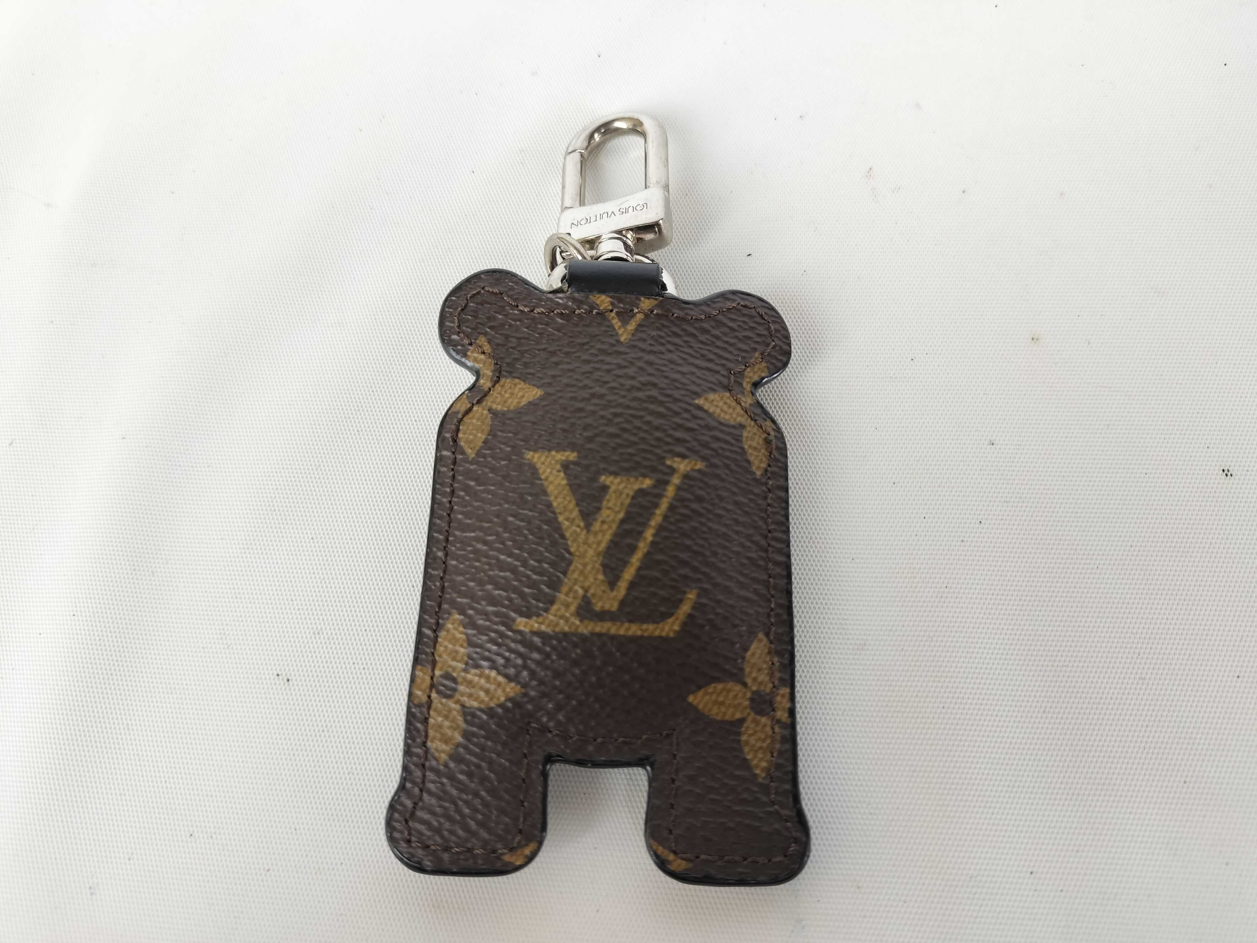 Monogram MP1996 Portefeuille Animal Key Case and other accessories — view 4