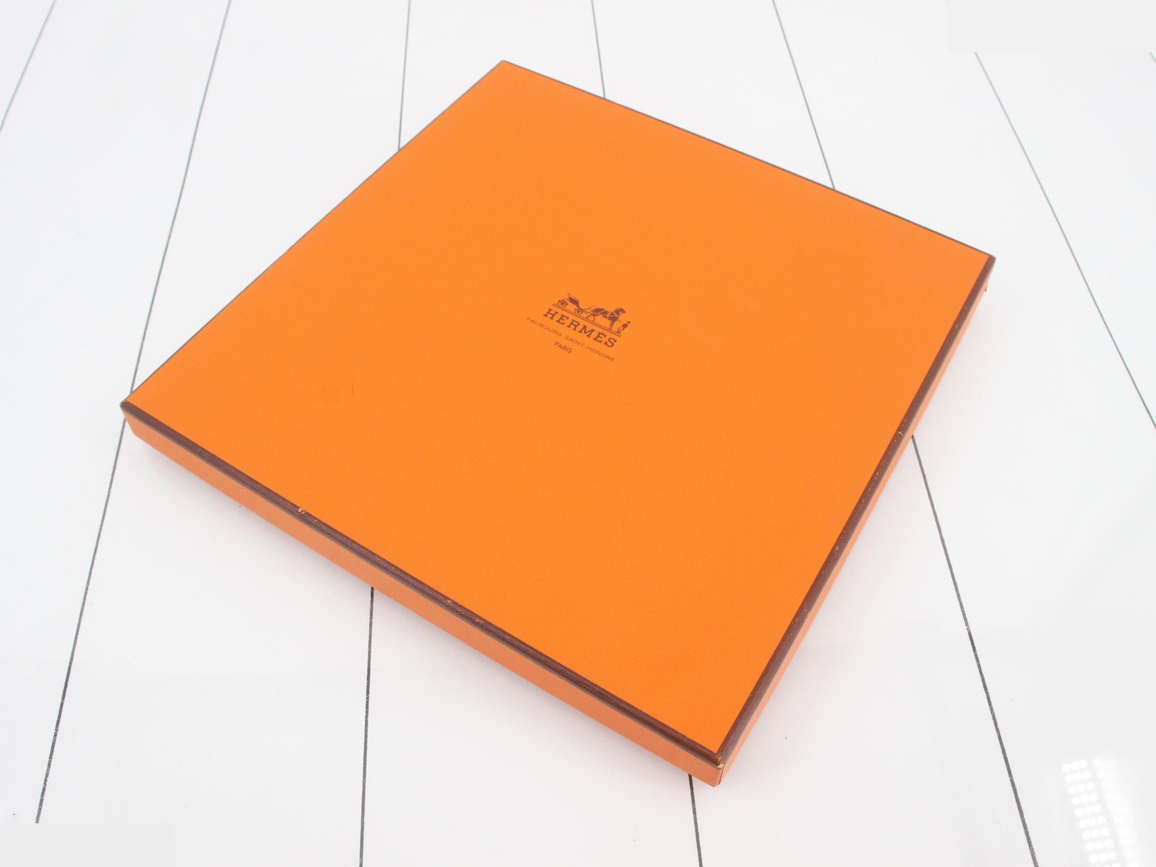 Carre90 (www.hermes.com) — view 4